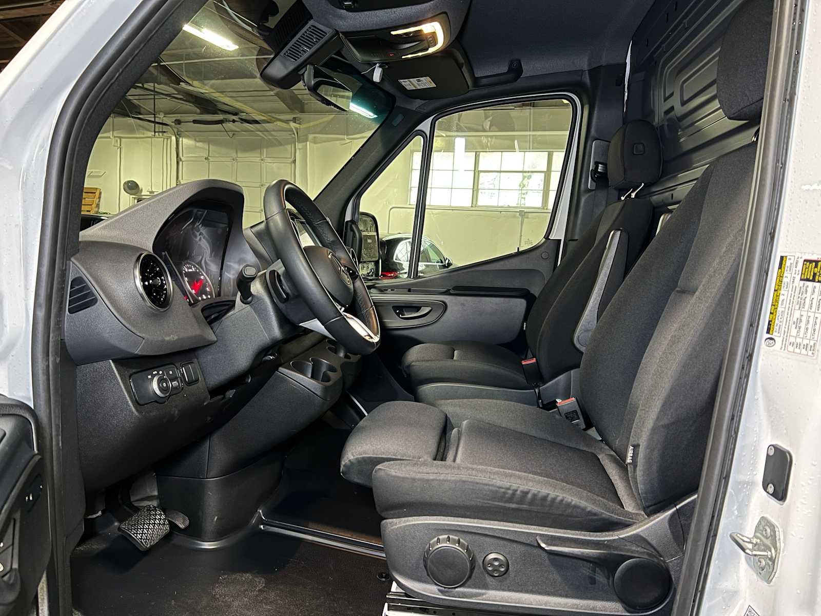 2025 Mercedes-Benz Sprinter Cargo Van 2500 Standard Roof I4 Diesel HO 144" RWD