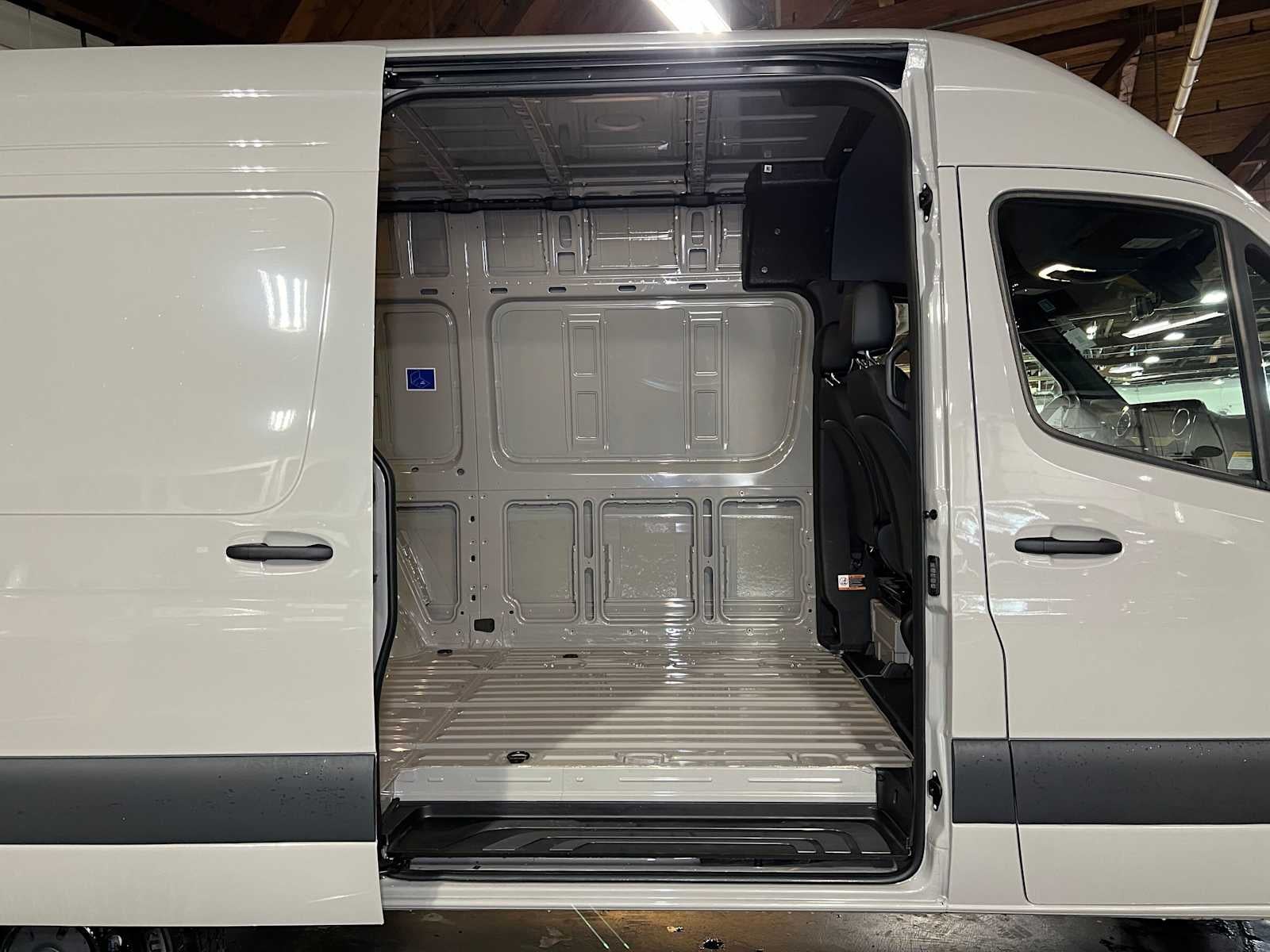 2026 Mercedes-Benz Sprinter Cargo 2500 Standard Roof I4 Diesel HO 144 AWD