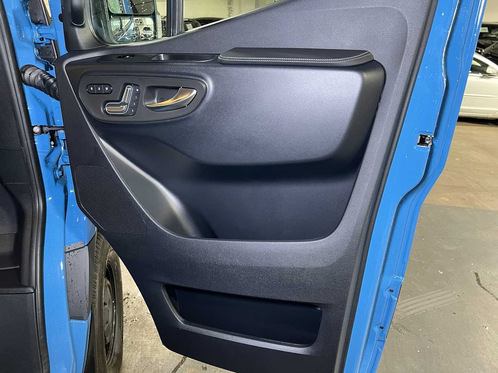 2027 Mercedes-Benz Sprinter Cargo 2500 Standard Roof I4 Diesel HO 144 AWD
