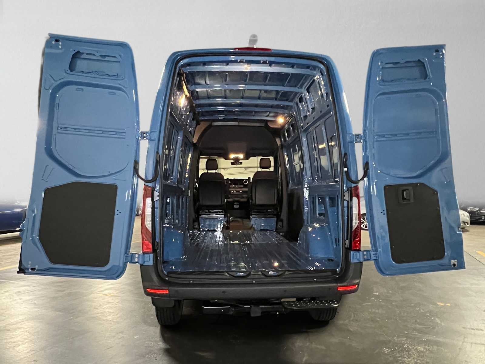 2027 Mercedes-Benz Sprinter Cargo 2500 Standard Roof I4 Diesel HO 144 AWD