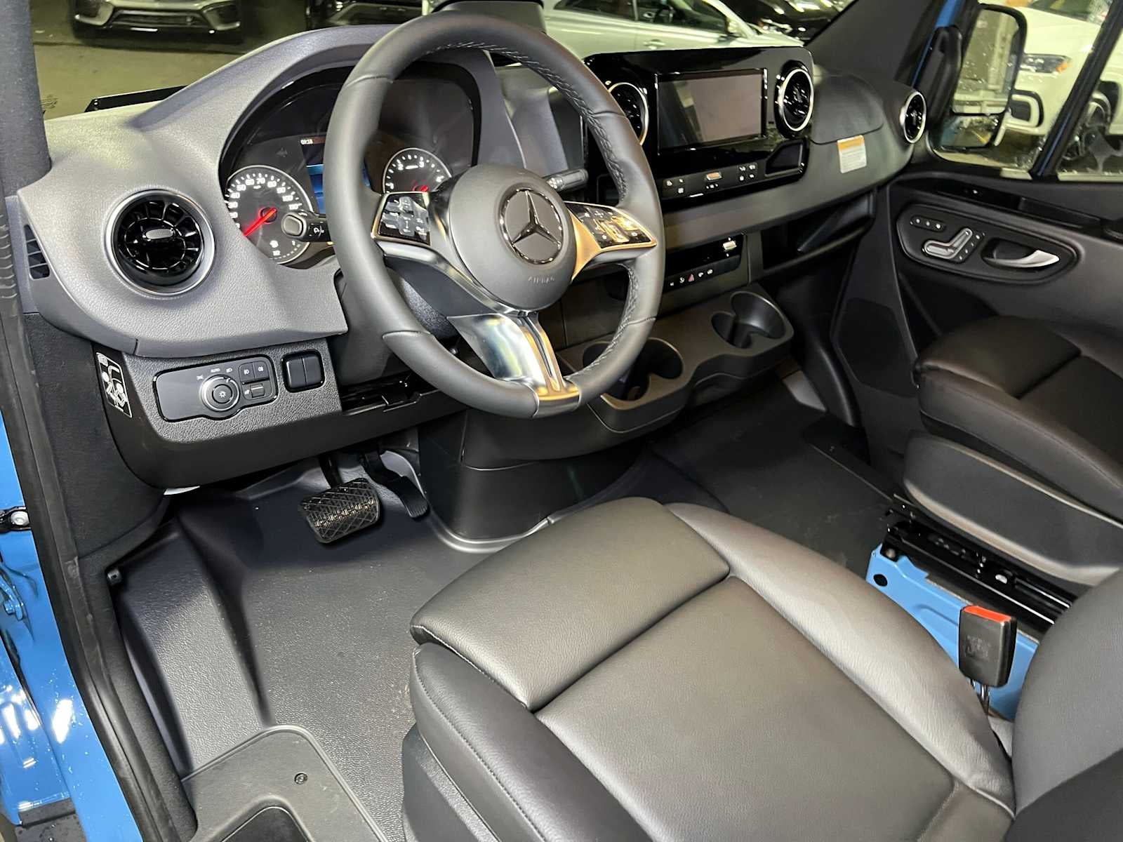 2027 Mercedes-Benz Sprinter Cargo 2500 Standard Roof I4 Diesel HO 144 AWD