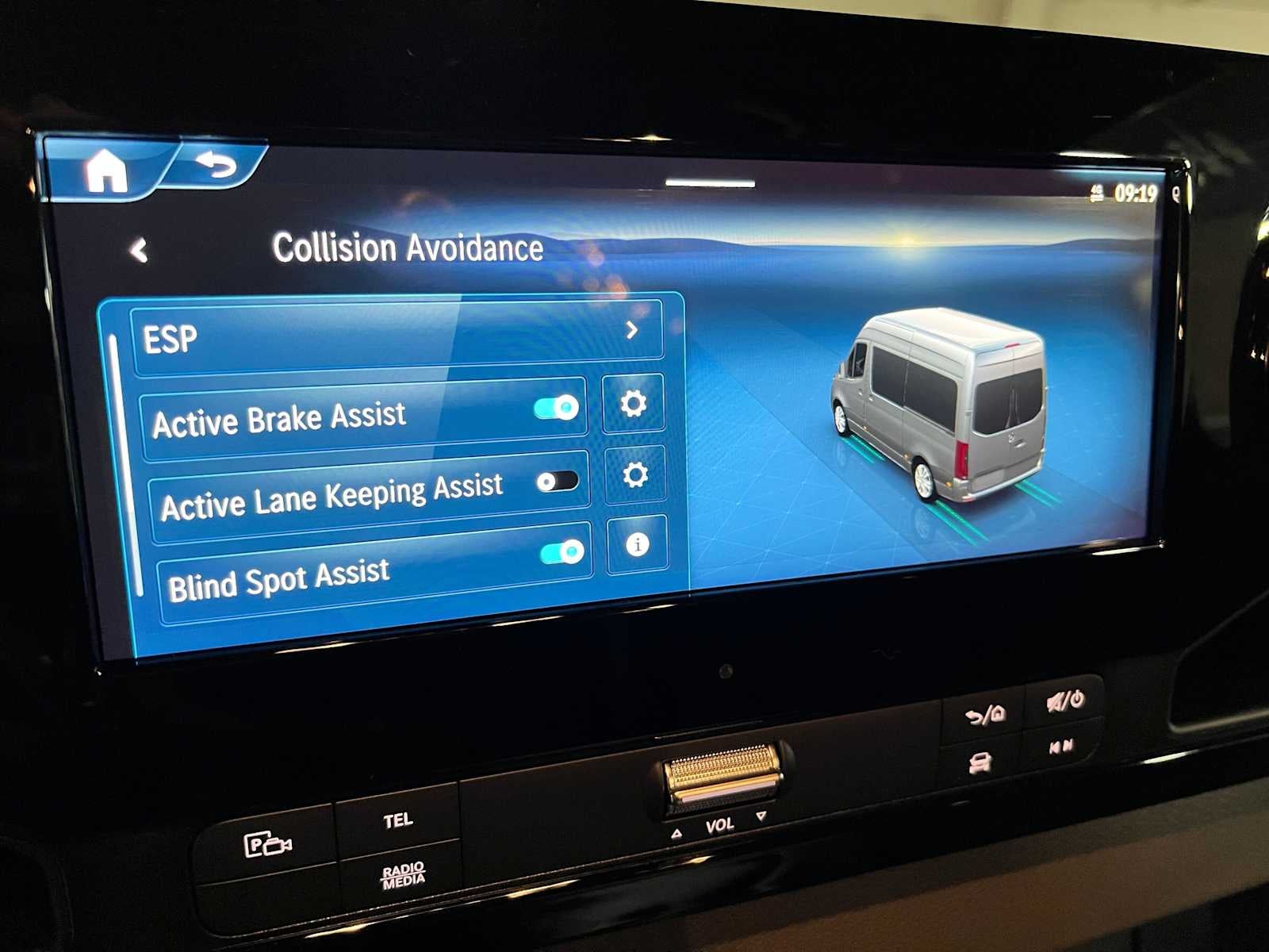 2027 Mercedes-Benz Sprinter Cargo 2500 Standard Roof I4 Diesel HO 144 AWD
