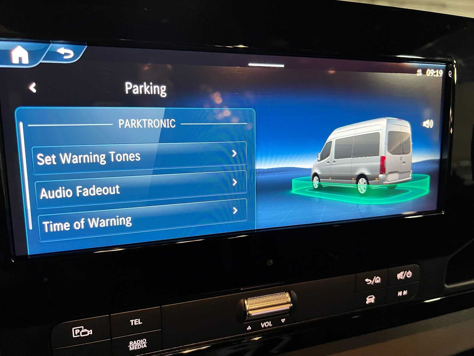 2027 Mercedes-Benz Sprinter Cargo 2500 Standard Roof I4 Diesel HO 144 AWD