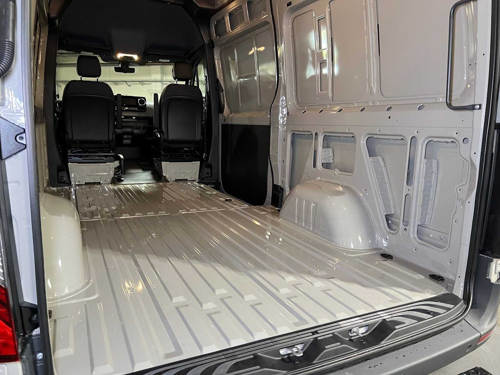 2027 Mercedes-Benz Sprinter Cargo 2500 Standard Roof I4 Diesel HO 144 AWD