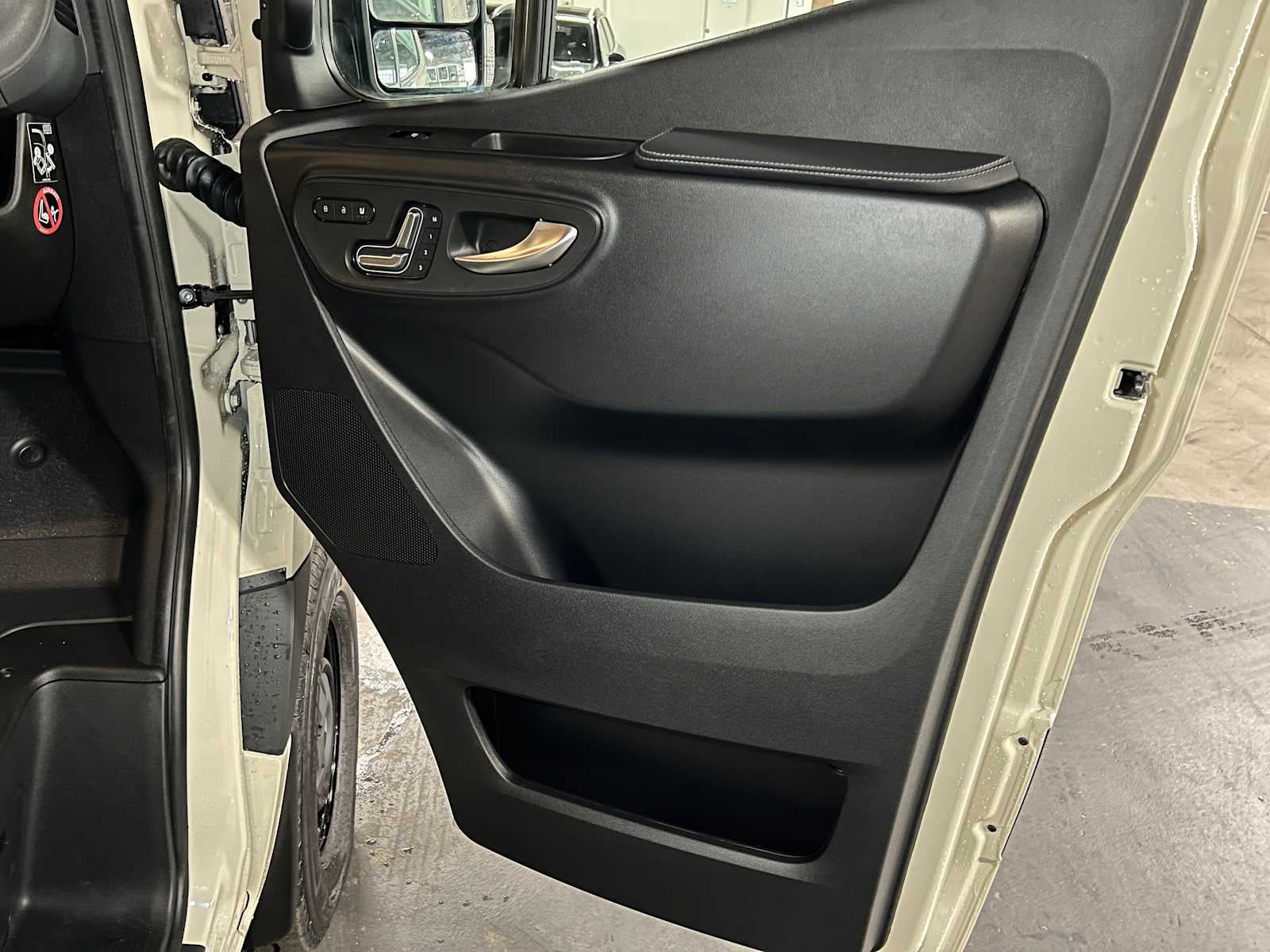 2026 Mercedes-Benz Sprinter 2500 Standard Roof I4 Diesel HO 144 AWD