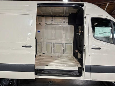 2026 Mercedes-Benz Sprinter 2500 Standard Roof I4 Diesel HO 144 AWD