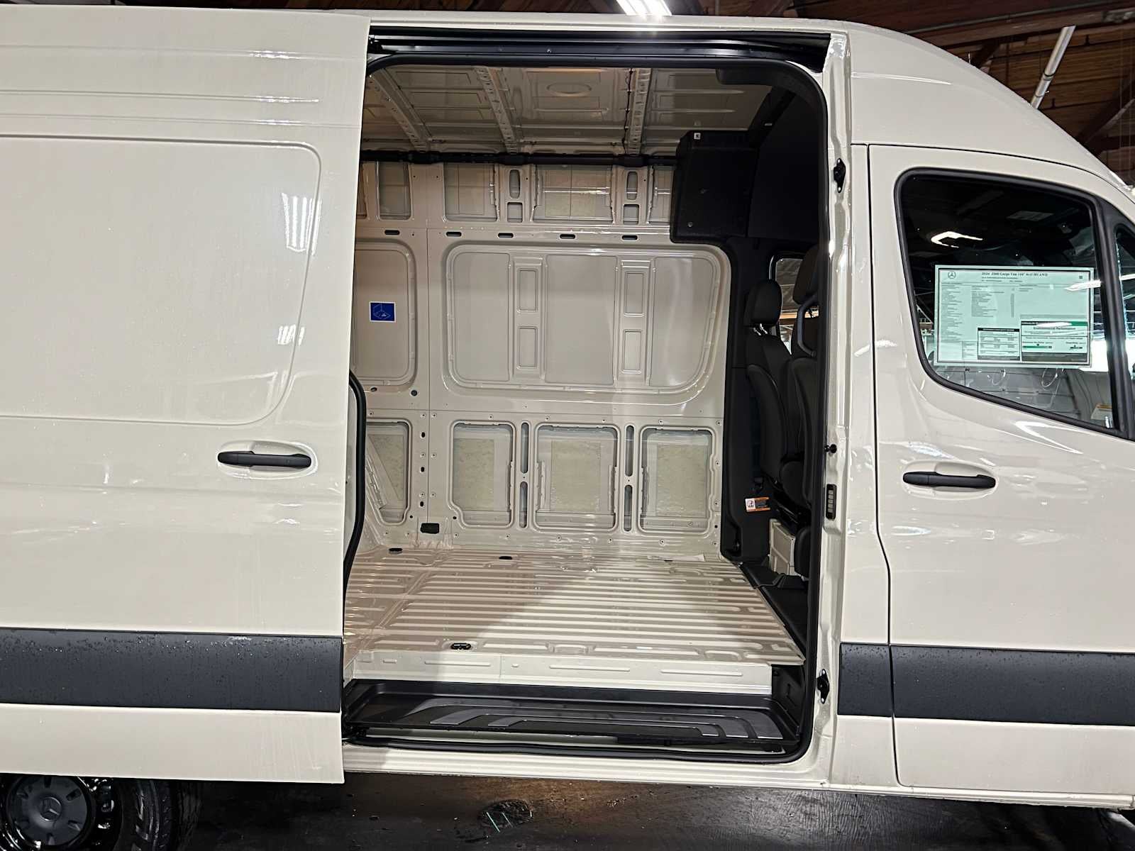 2026 Mercedes-Benz Sprinter 2500 Standard Roof I4 Diesel HO 144 AWD