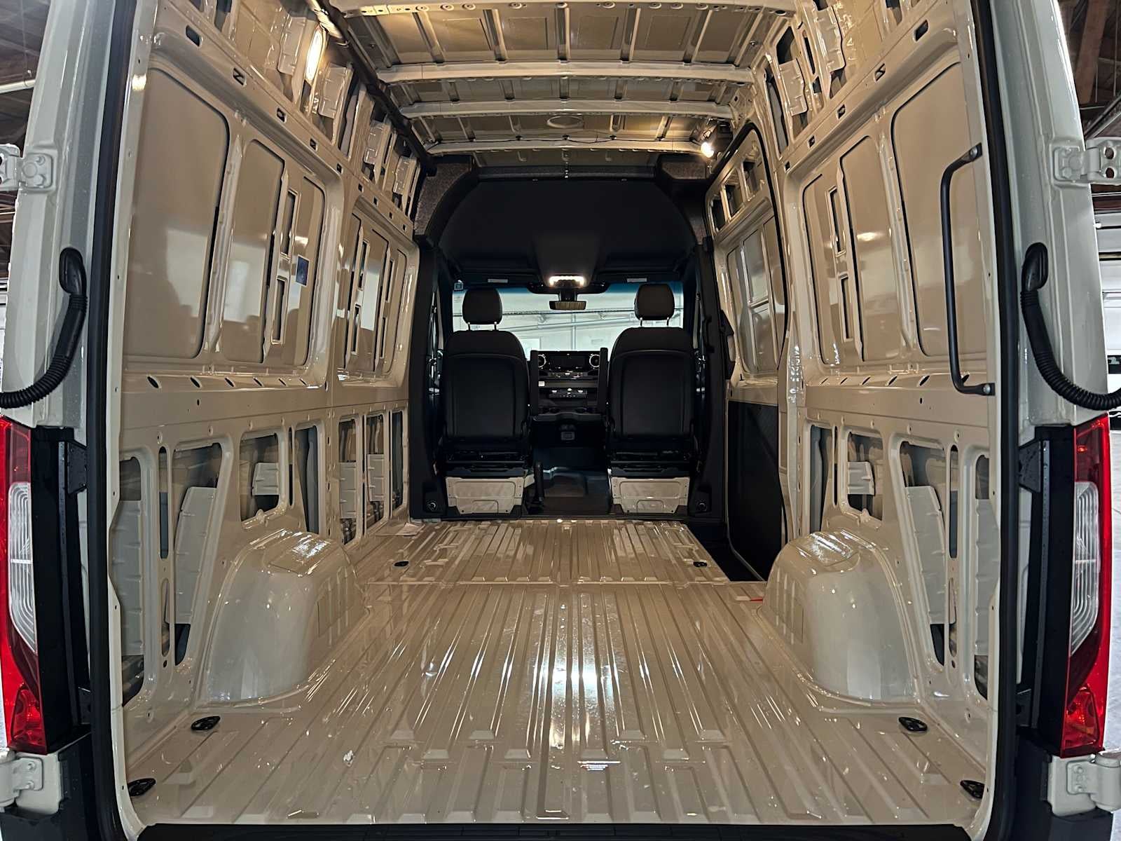 2026 Mercedes-Benz Sprinter 2500 Standard Roof I4 Diesel HO 144 AWD