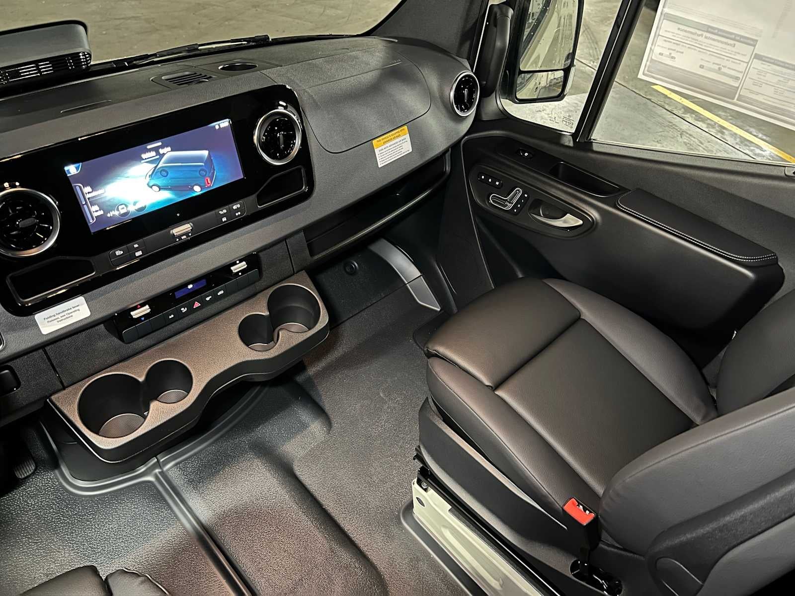 2026 Mercedes-Benz Sprinter 2500 Standard Roof I4 Diesel HO 144 AWD