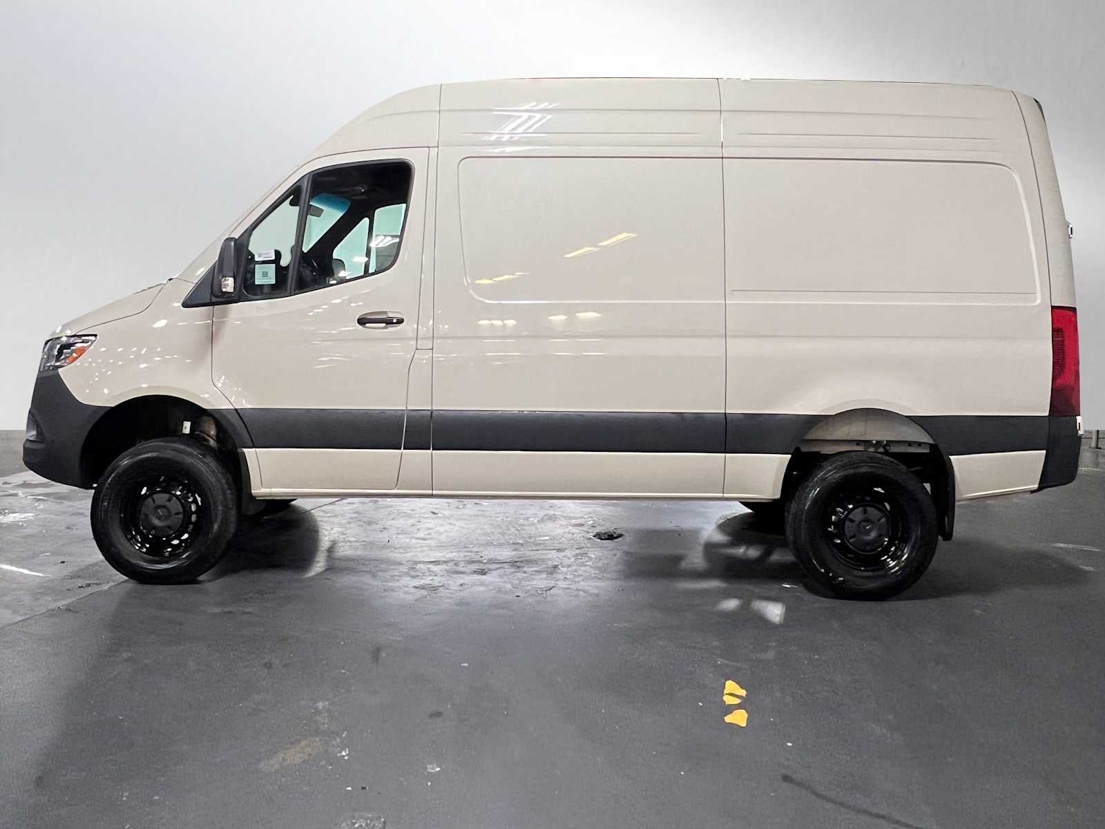 2026 Mercedes-Benz Sprinter 2500 Standard Roof I4 Diesel HO 144 AWD