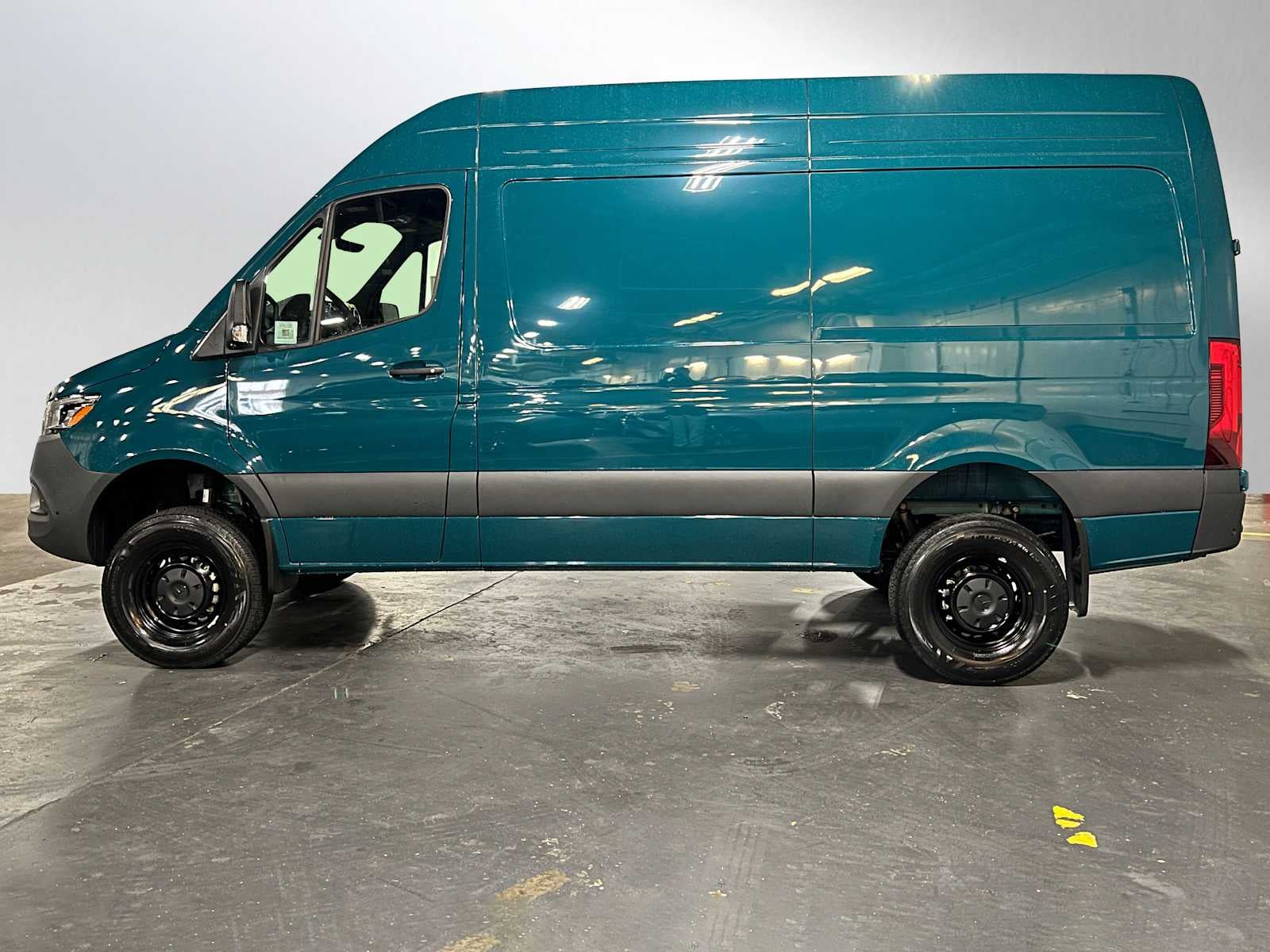 2026 Mercedes-Benz Sprinter Cargo Van 2500 Standard Roof I4 Diesel HO 144 AWD