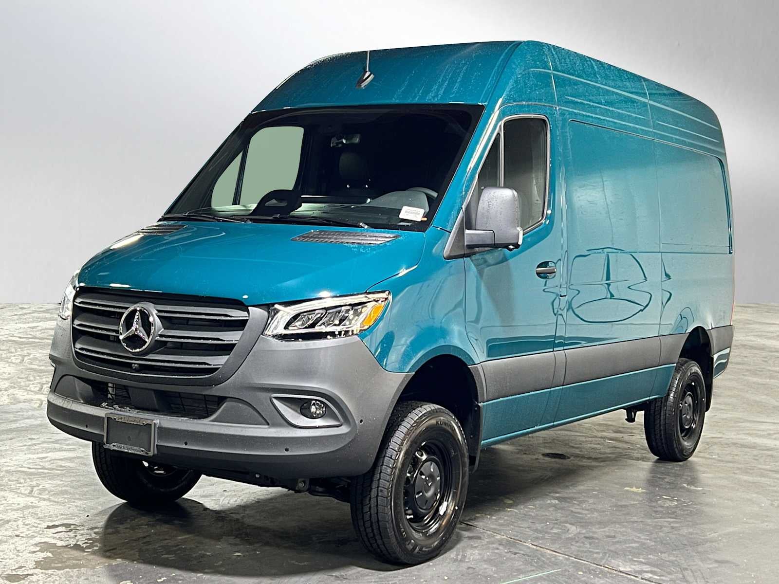 2026 Mercedes-Benz Sprinter Cargo Van 2500 Standard Roof I4 Diesel HO 144 AWD