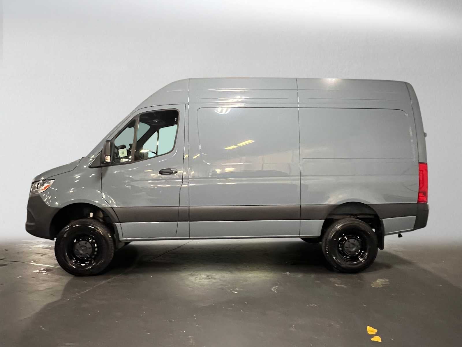 2026 Mercedes-Benz Sprinter 2500 Standard Roof I4 Diesel HO 144 AWD
