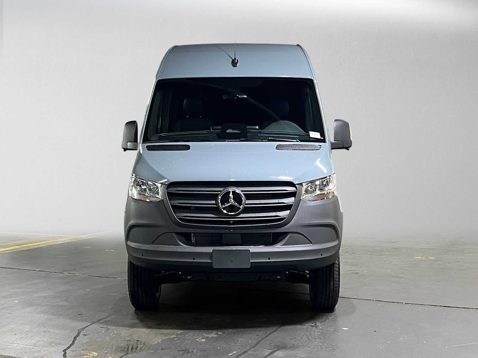 2026 Mercedes-Benz Sprinter 2500 Standard Roof I4 Diesel HO 144 AWD