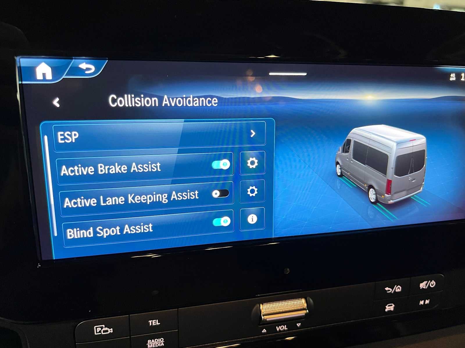 2027 Mercedes-Benz Sprinter Cargo 2500 Standard Roof I4 Diesel HO 144 AWD