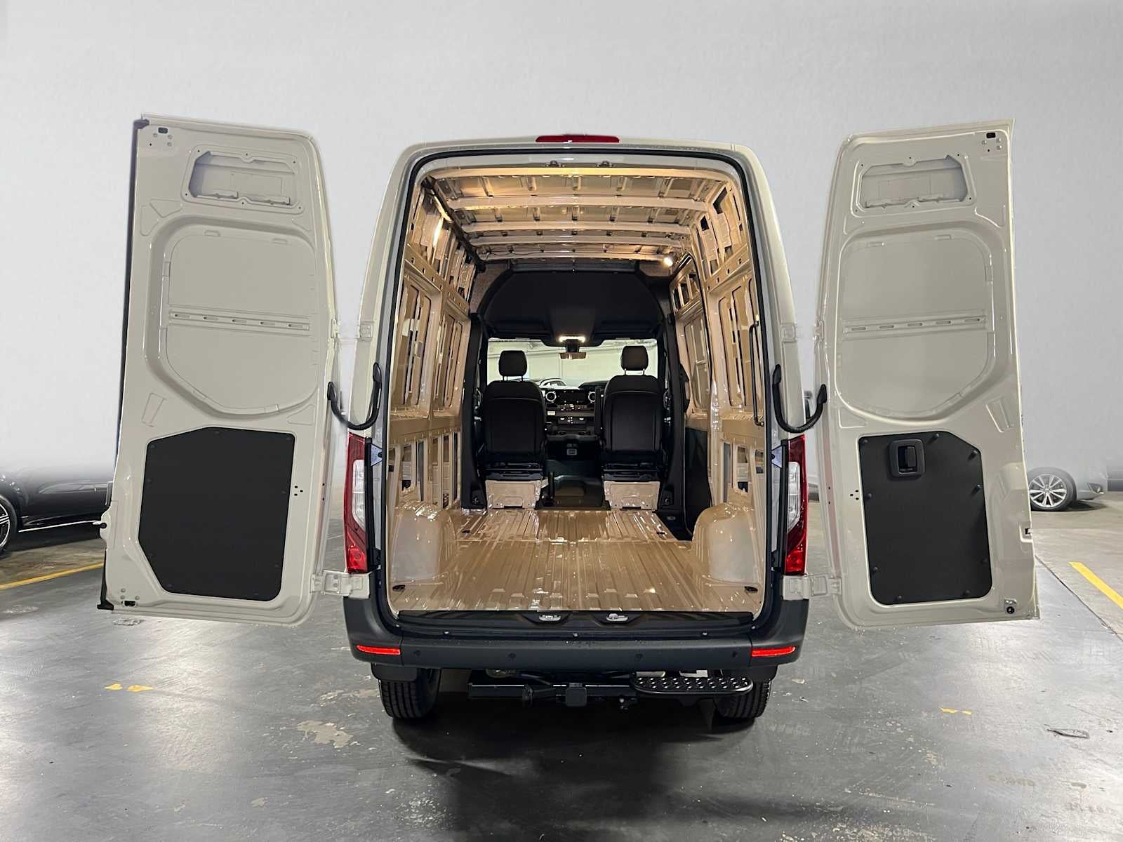 2027 Mercedes-Benz Sprinter Cargo 2500 Standard Roof I4 Diesel HO 144 AWD