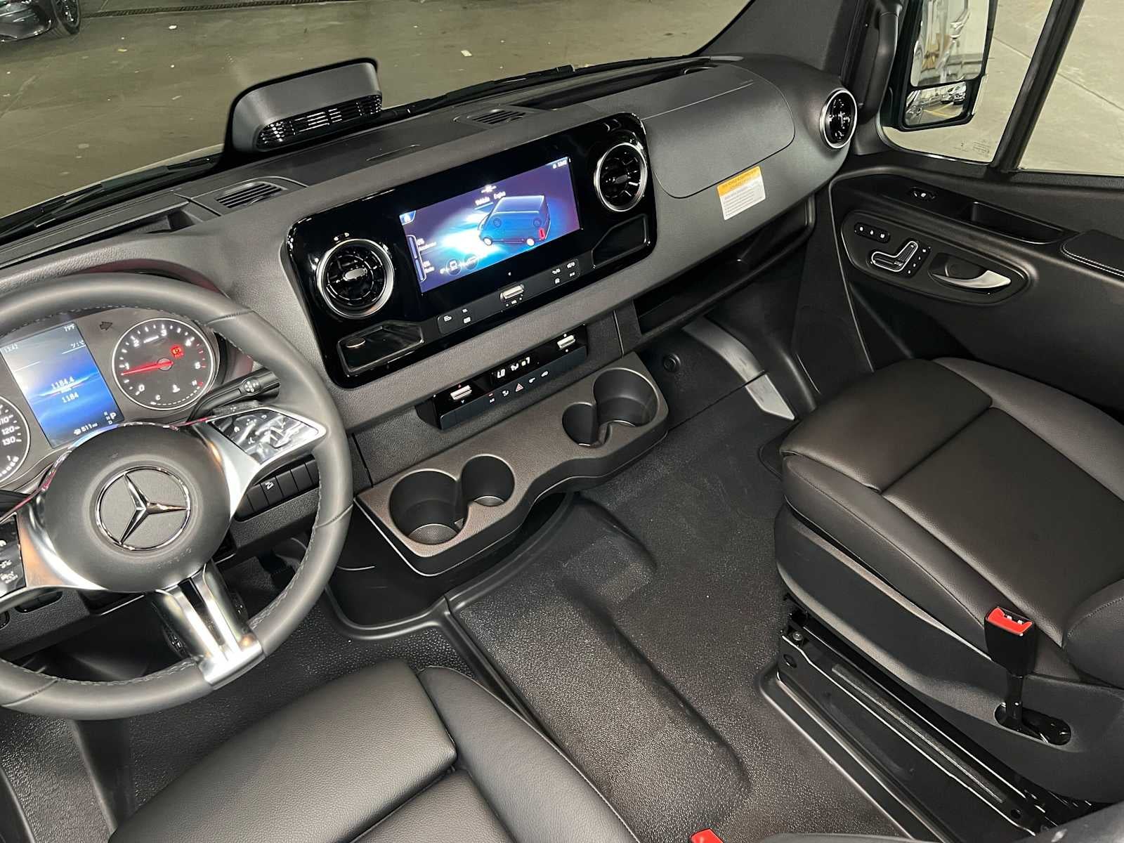 2026 Mercedes-Benz Sprinter 2500 Standard Roof I4 Diesel HO 144 AWD