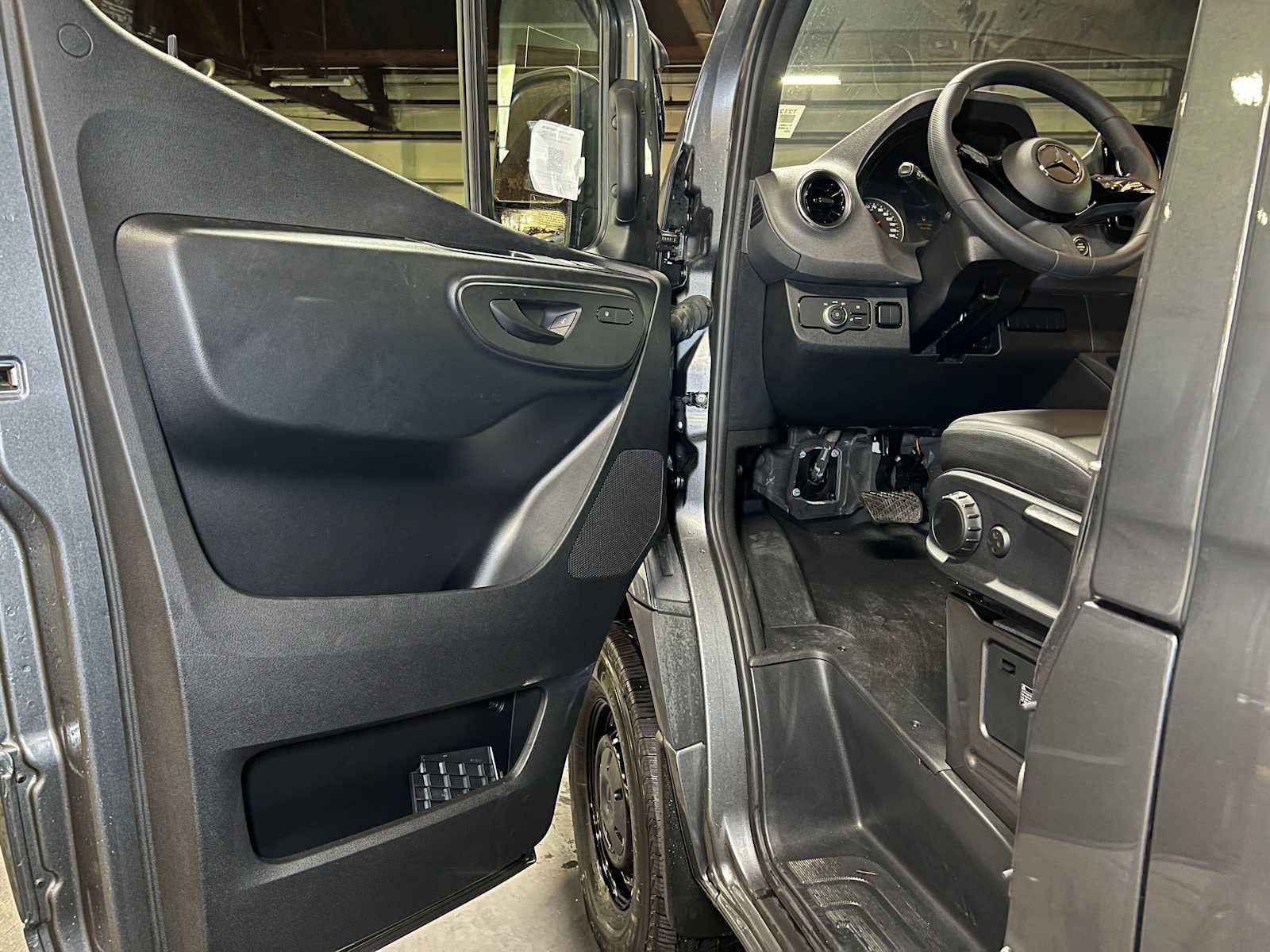 2025 Mercedes-Benz Sprinter Cargo Van 2500 Standard Roof I4 Diesel HO 144 AWD