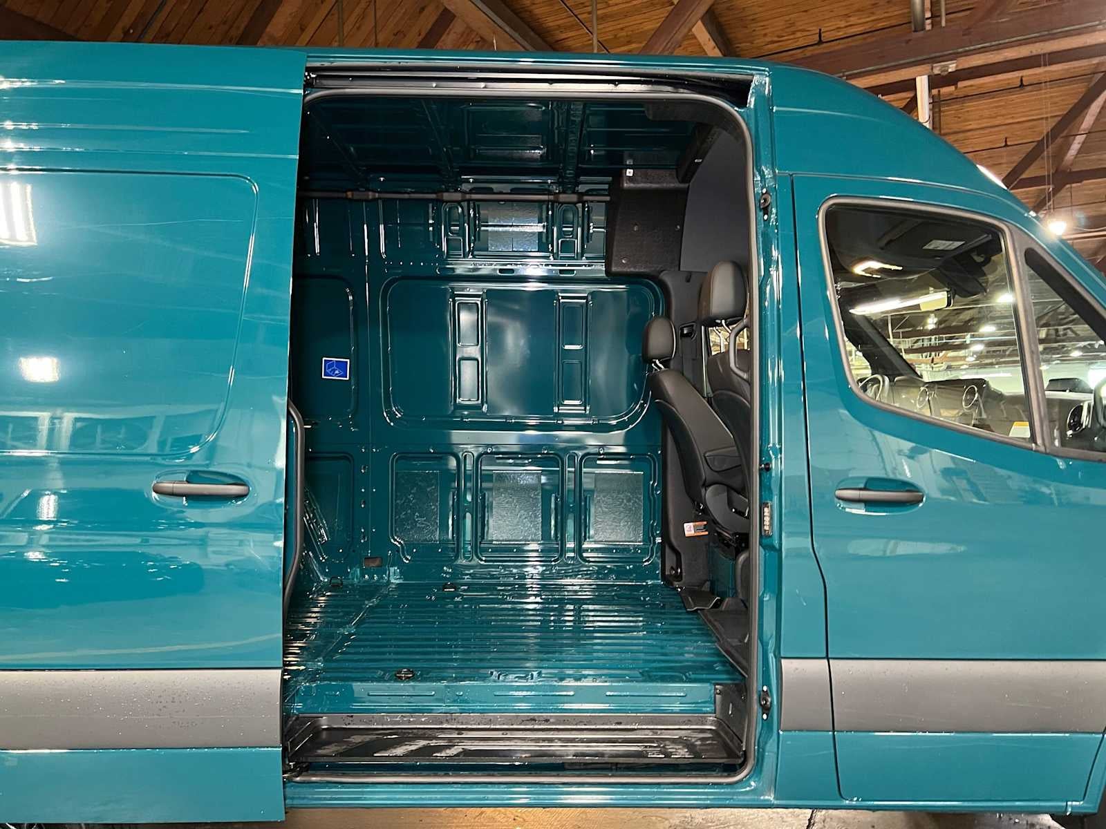 2026 Mercedes-Benz Sprinter 2500 Standard Roof I4 Diesel HO 144 AWD