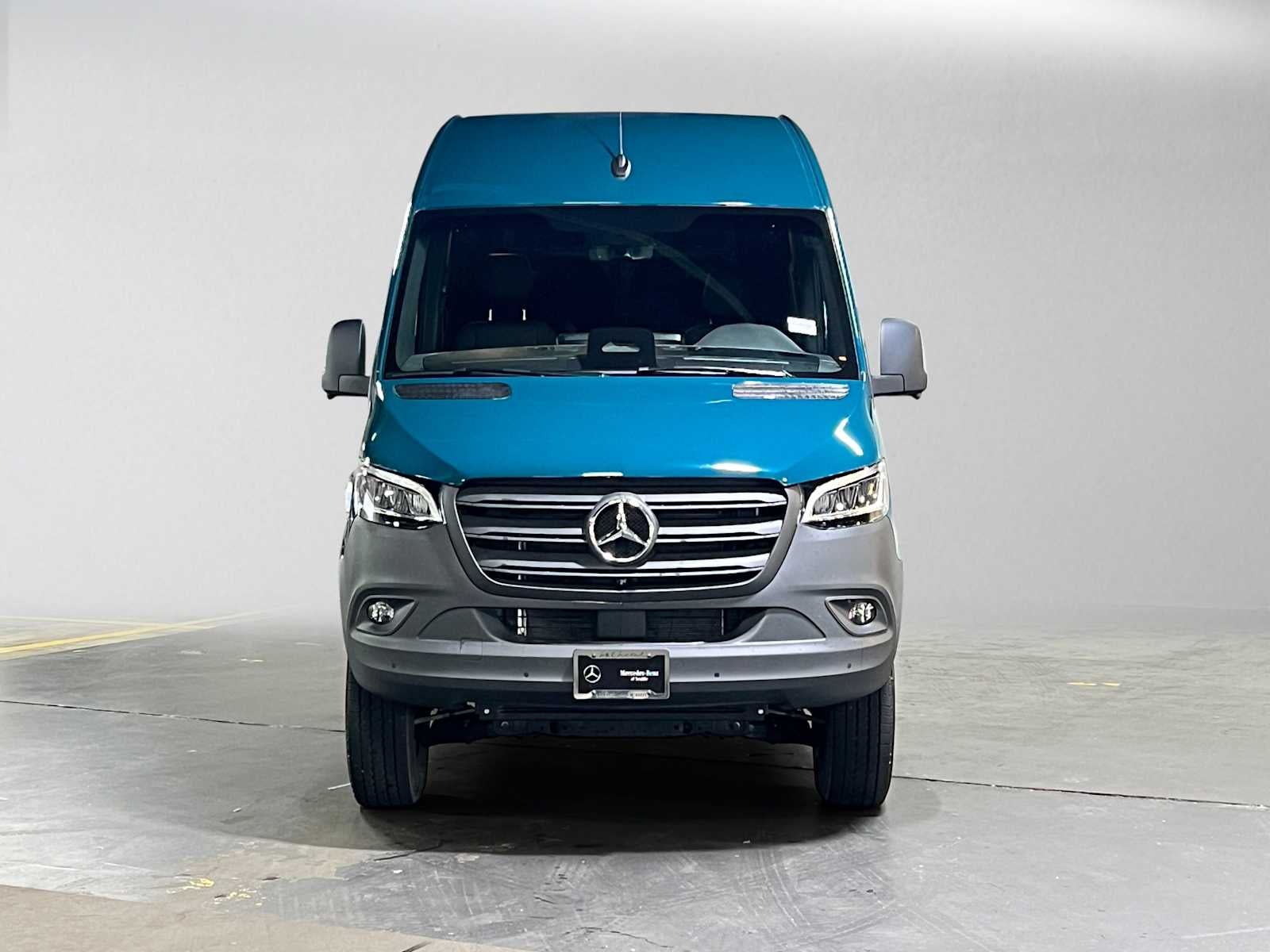 2026 Mercedes-Benz Sprinter 2500 Standard Roof I4 Diesel HO 144 AWD