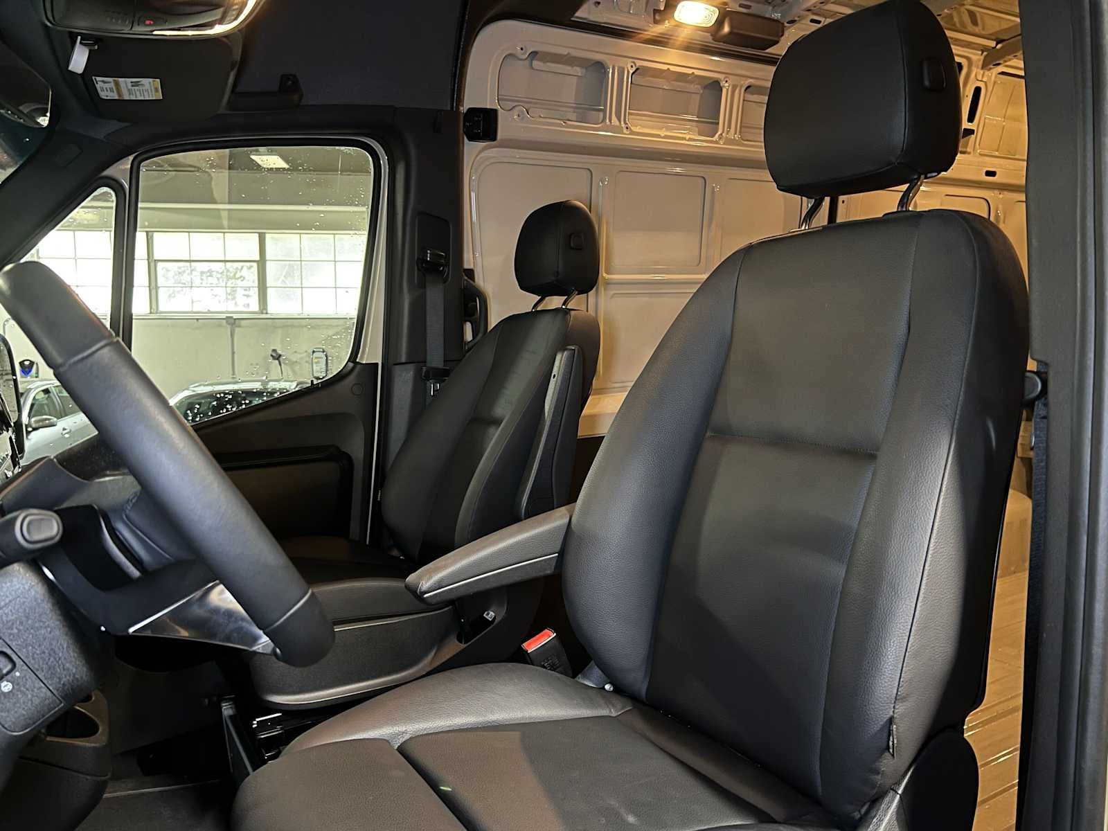 2026 Mercedes-Benz Sprinter 2500 Standard Roof I4 Diesel HO 144 AWD