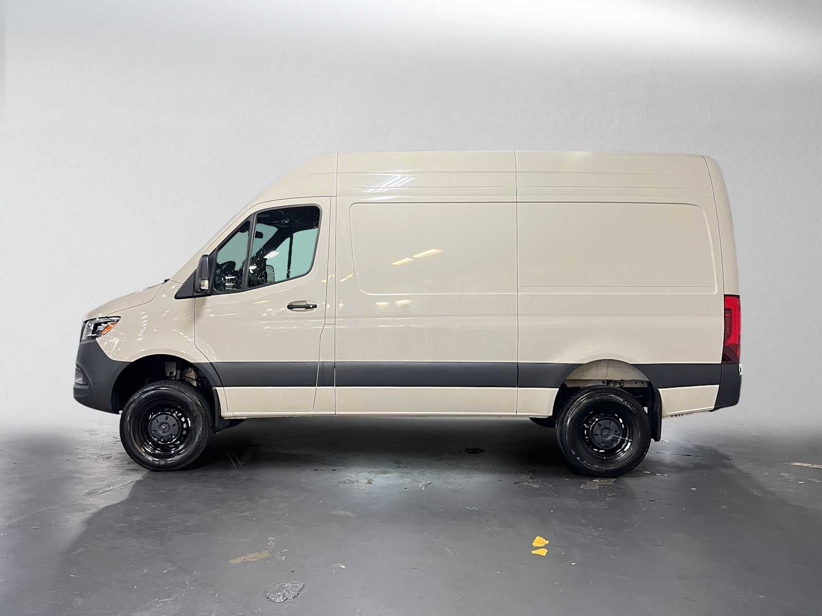 2026 Mercedes-Benz Sprinter 2500 Standard Roof I4 Diesel HO 144 AWD