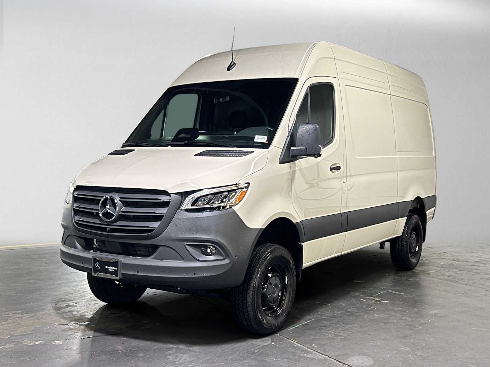 2026 Mercedes-Benz Sprinter 2500 Standard Roof I4 Diesel HO 144 AWD
