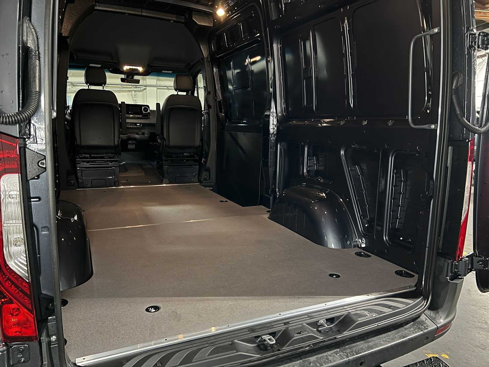 2026 Mercedes-Benz Sprinter 2500 Standard Roof I4 Diesel HO 144 AWD