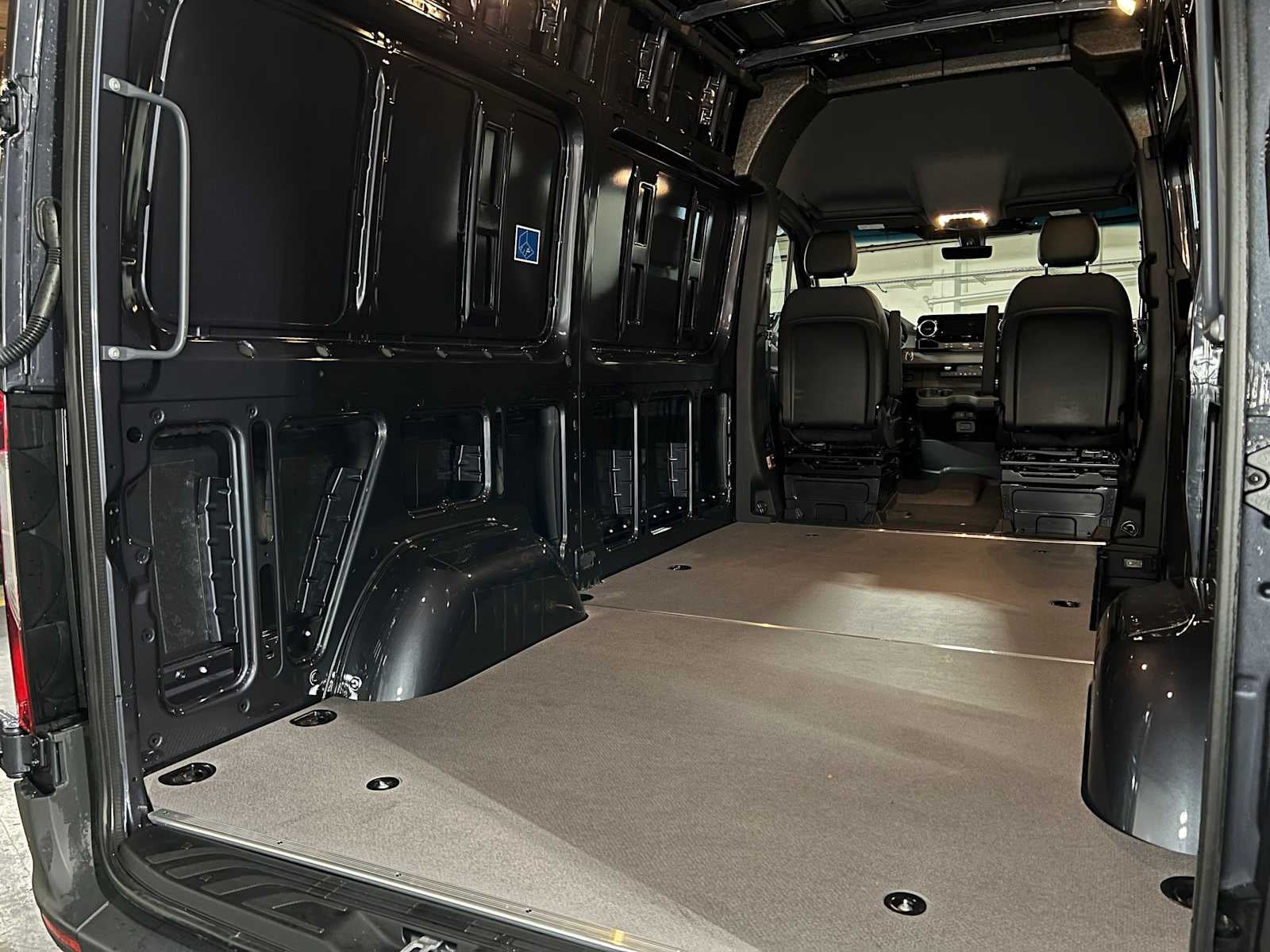 2026 Mercedes-Benz Sprinter 2500 Standard Roof I4 Diesel HO 144 AWD