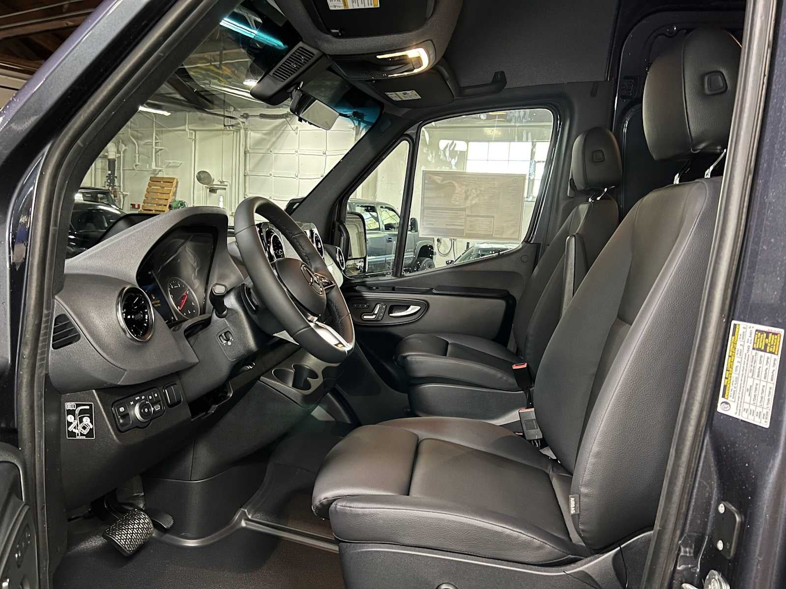 2026 Mercedes-Benz Sprinter 2500 Standard Roof I4 Diesel HO 144 AWD