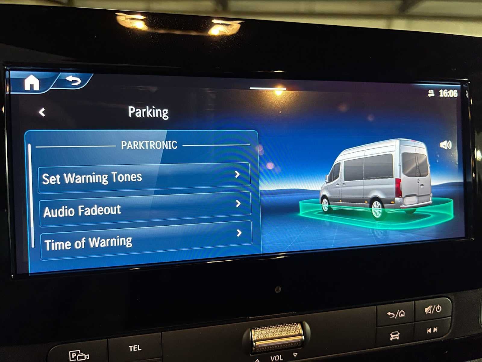 2026 Mercedes-Benz Sprinter 2500 Standard Roof I4 Diesel HO 144 AWD