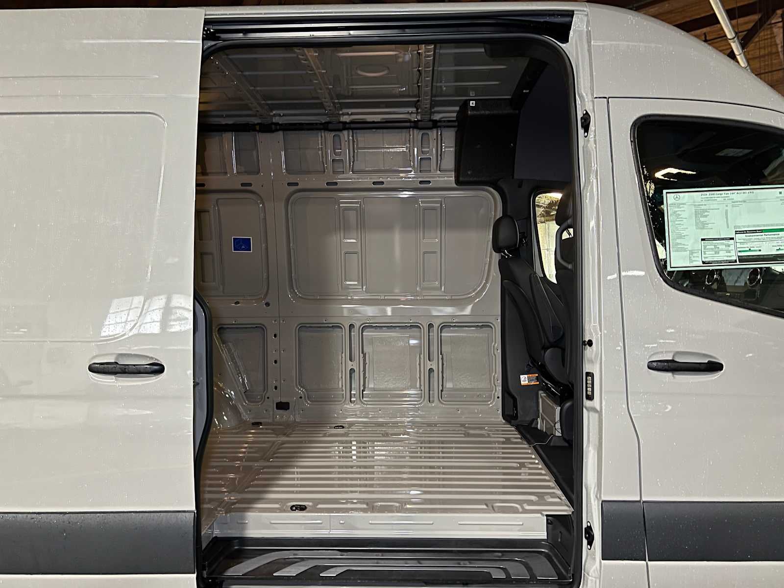 2026 Mercedes-Benz Sprinter 2500 Standard Roof I4 Diesel HO 144 AWD