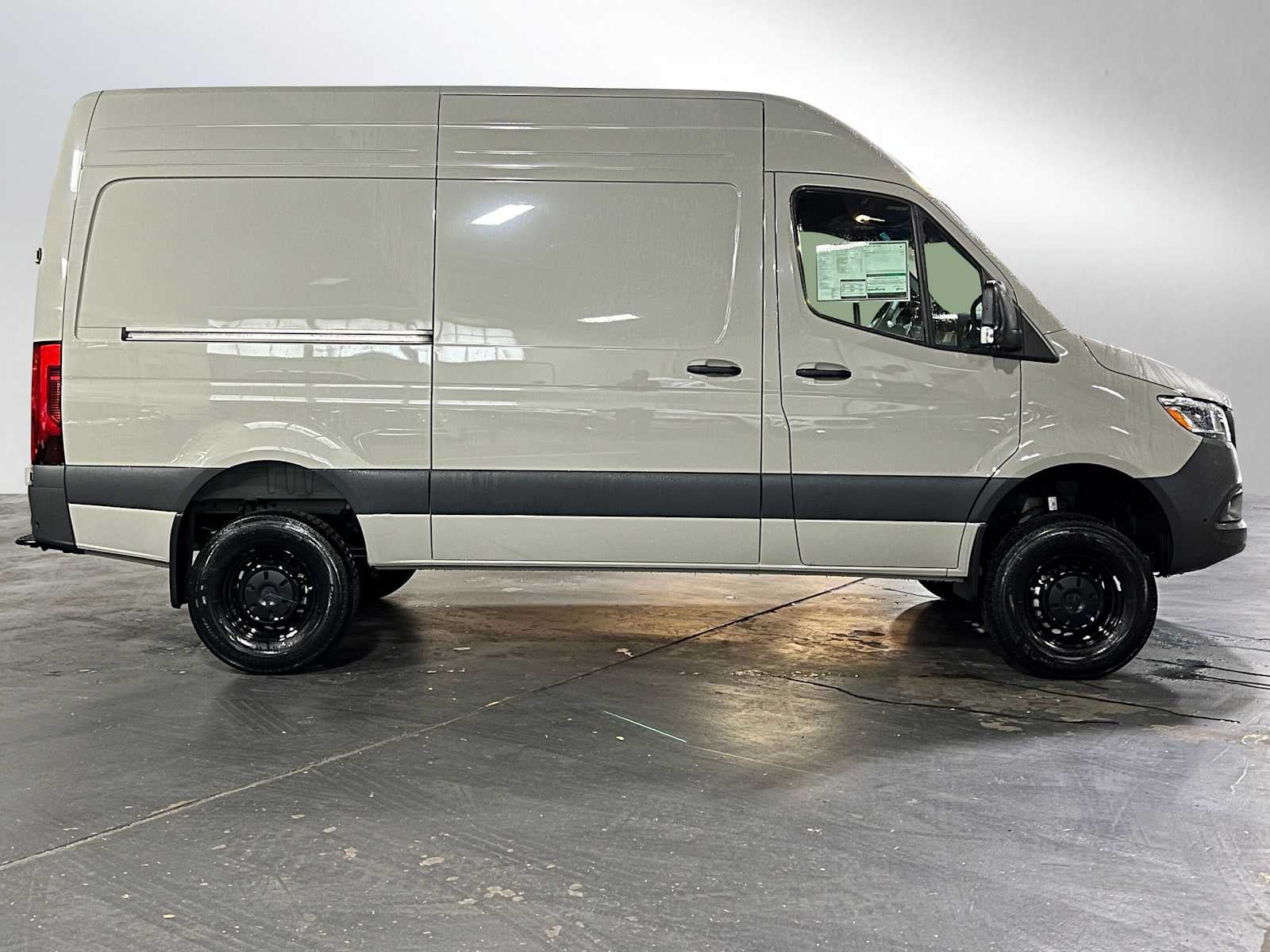 2026 Mercedes-Benz Sprinter 2500 Standard Roof I4 Diesel HO 144 AWD
