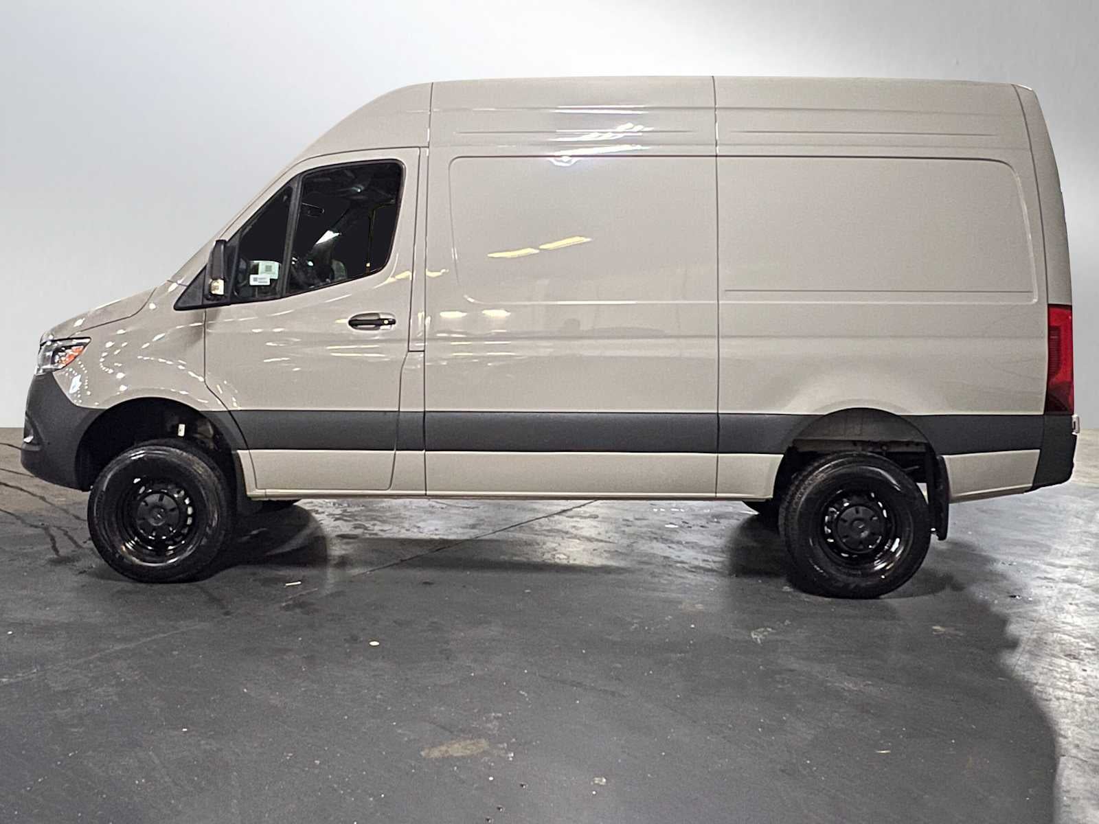 2026 Mercedes-Benz Sprinter 2500 Standard Roof I4 Diesel HO 144 AWD