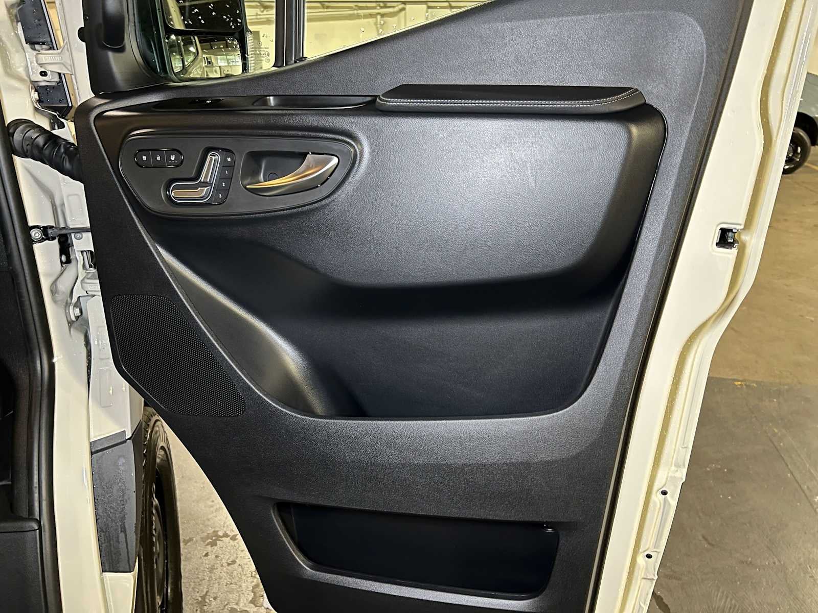 2026 Mercedes-Benz Sprinter 2500 Standard Roof I4 Diesel HO 144 AWD