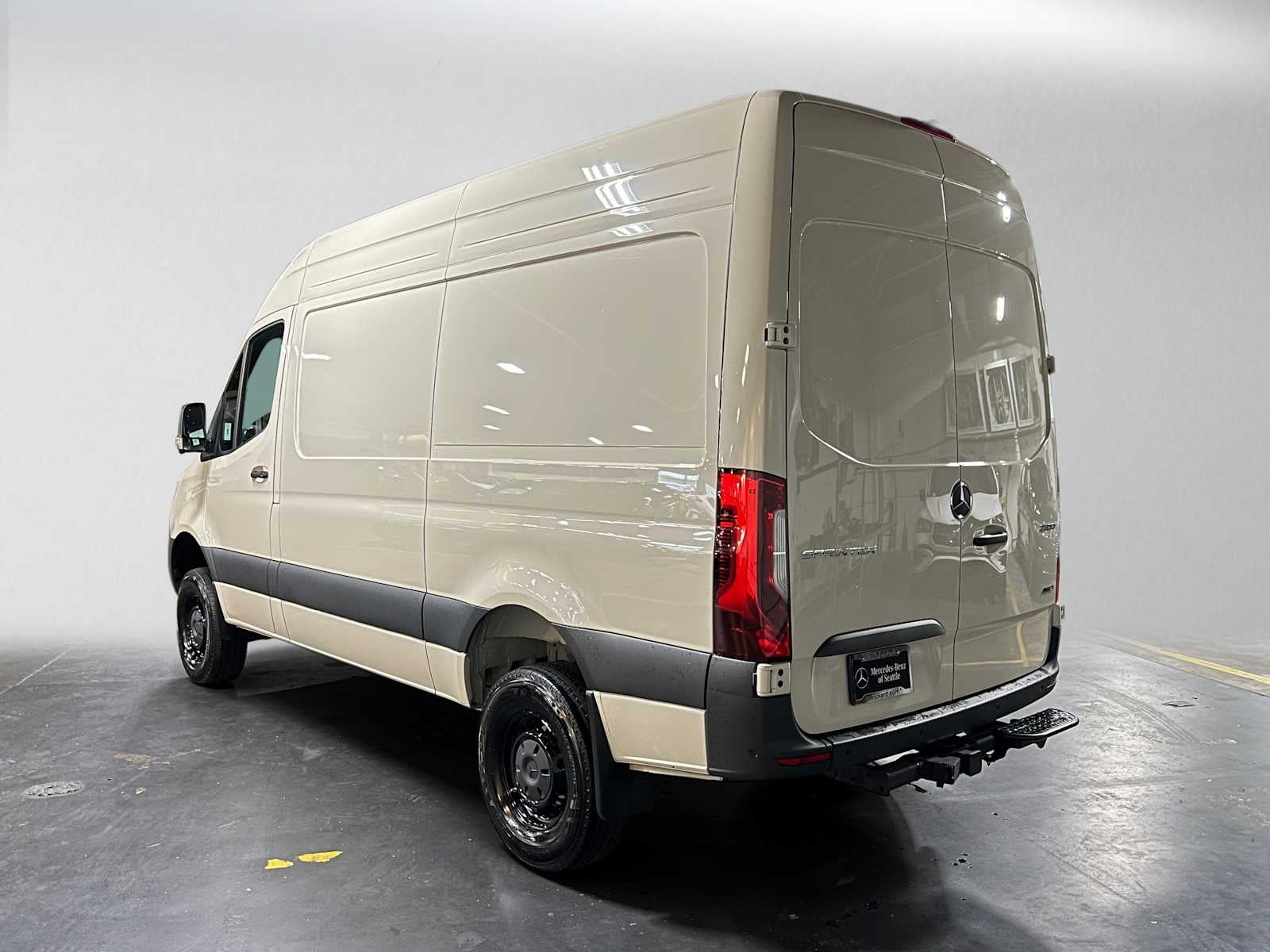 2026 Mercedes-Benz Sprinter 2500 Standard Roof I4 Diesel HO 144 AWD