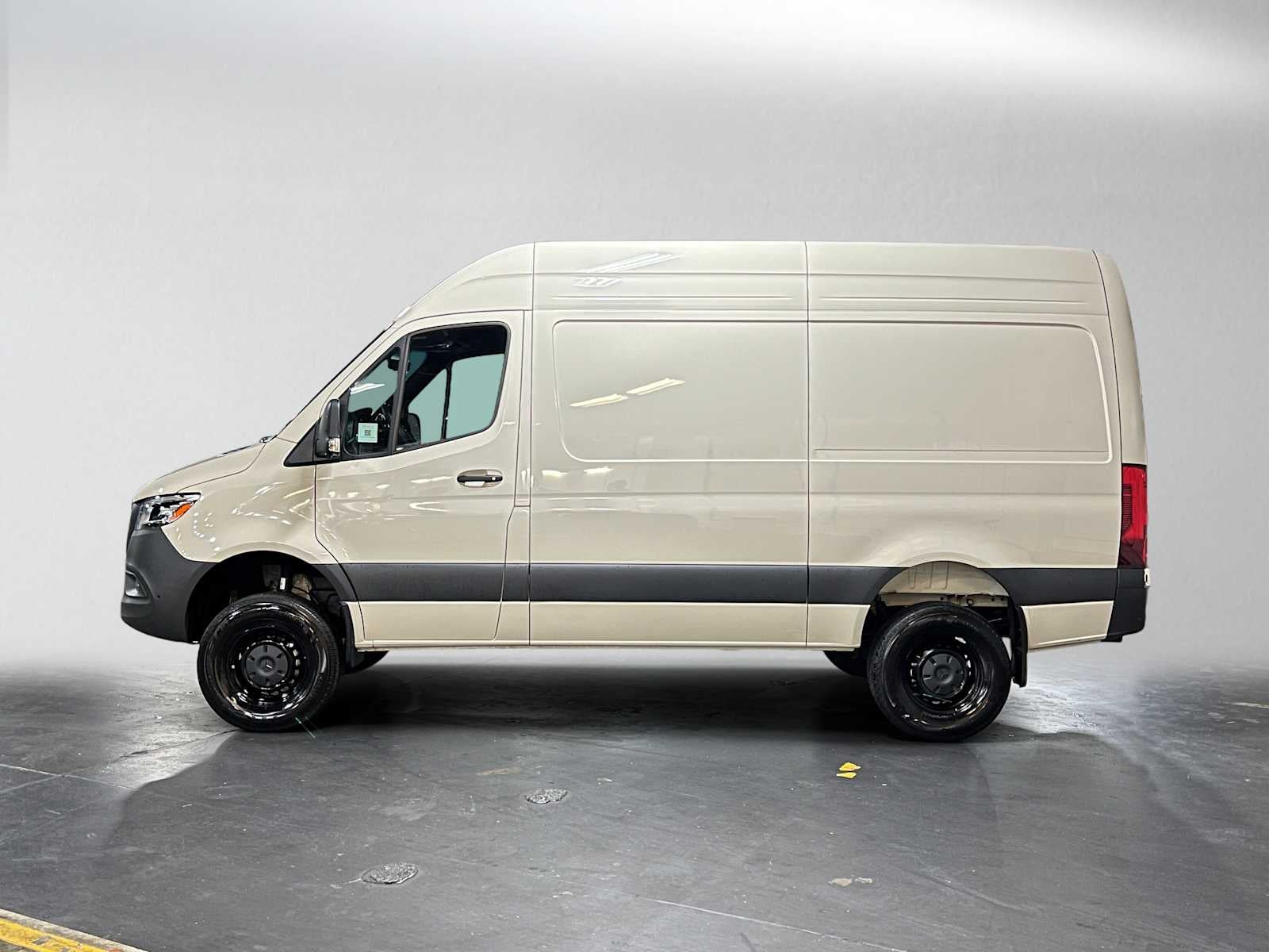 2026 Mercedes-Benz Sprinter 2500 Standard Roof I4 Diesel HO 144 AWD
