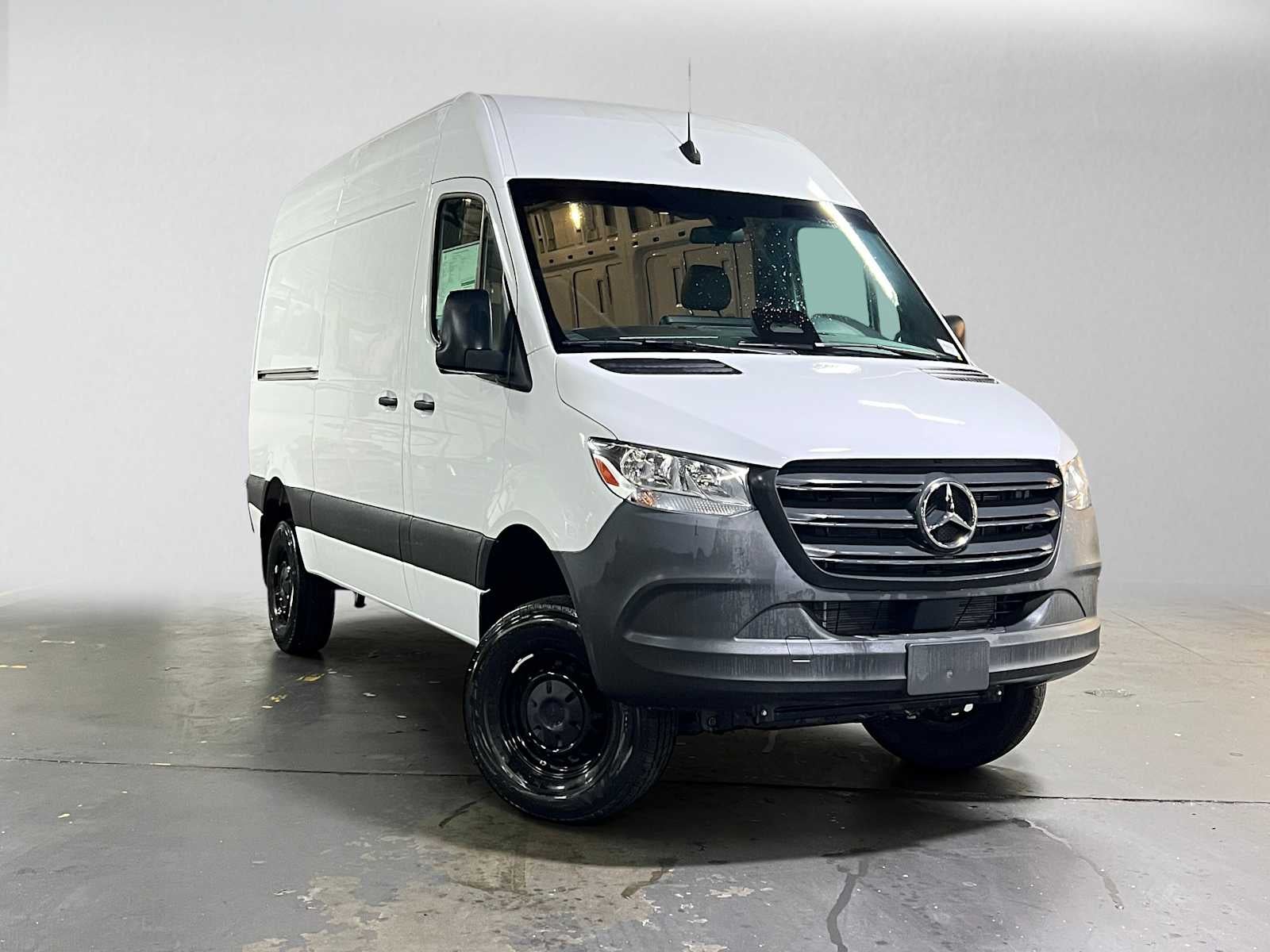 2025 Mercedes-Benz Sprinter Cargo 2500 Standard Roof I4 Diesel HO 144 AWD
