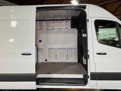 2025 Mercedes-Benz Sprinter Cargo 2500 Standard Roof I4 Diesel HO 144 AWD
