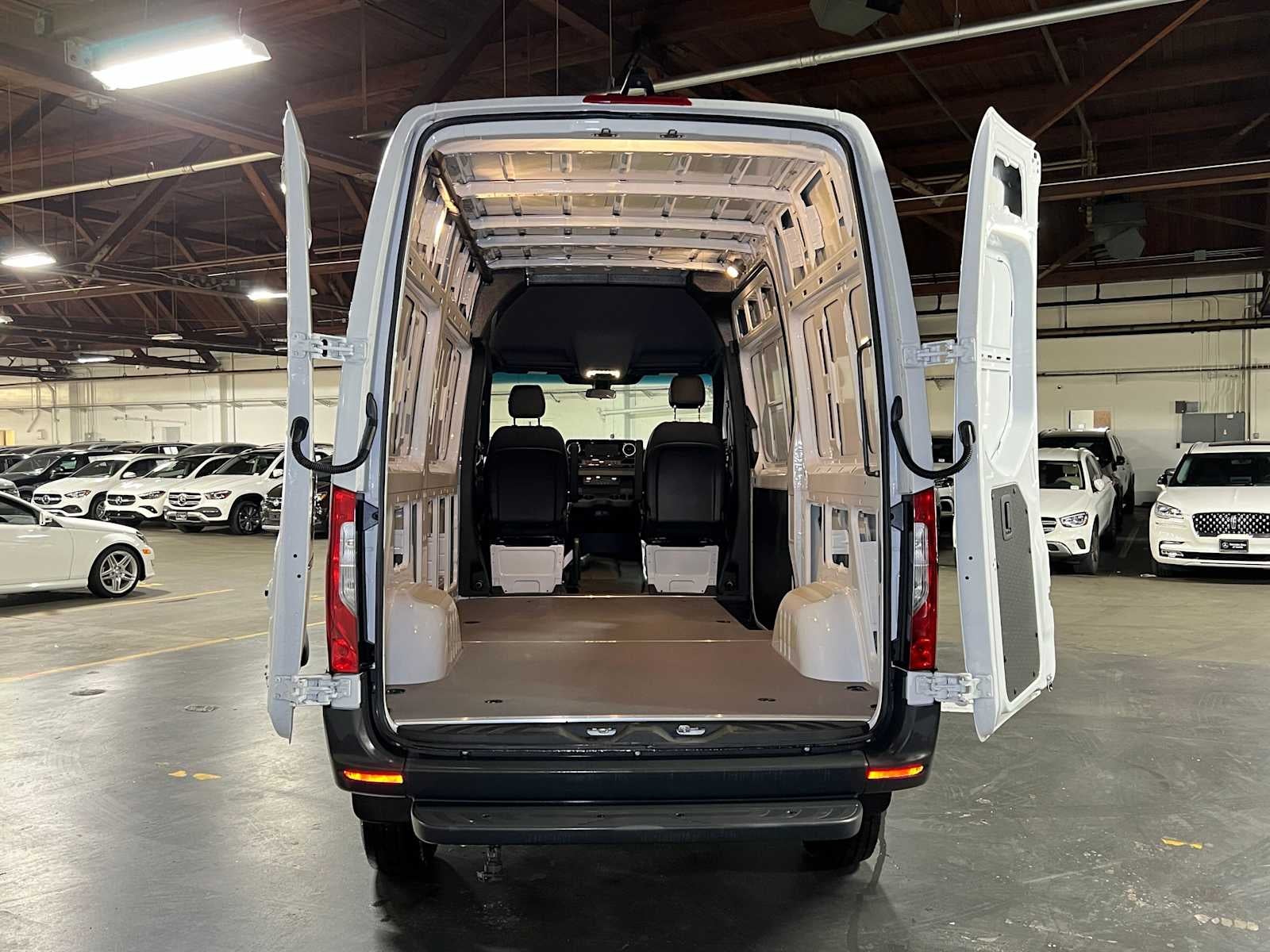 2025 Mercedes-Benz Sprinter Cargo 2500 Standard Roof I4 Diesel HO 144 AWD