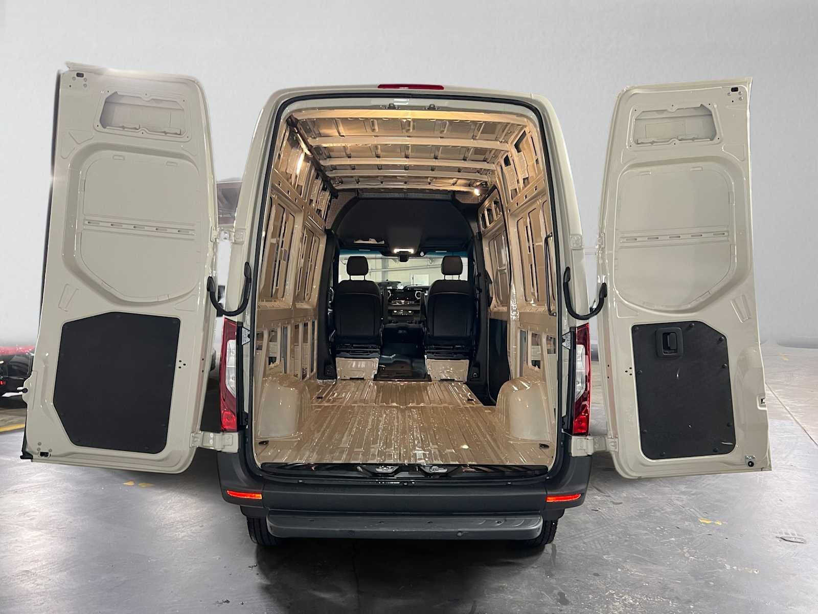 2026 Mercedes-Benz Sprinter 2500 Standard Roof I4 Diesel HO 144 AWD