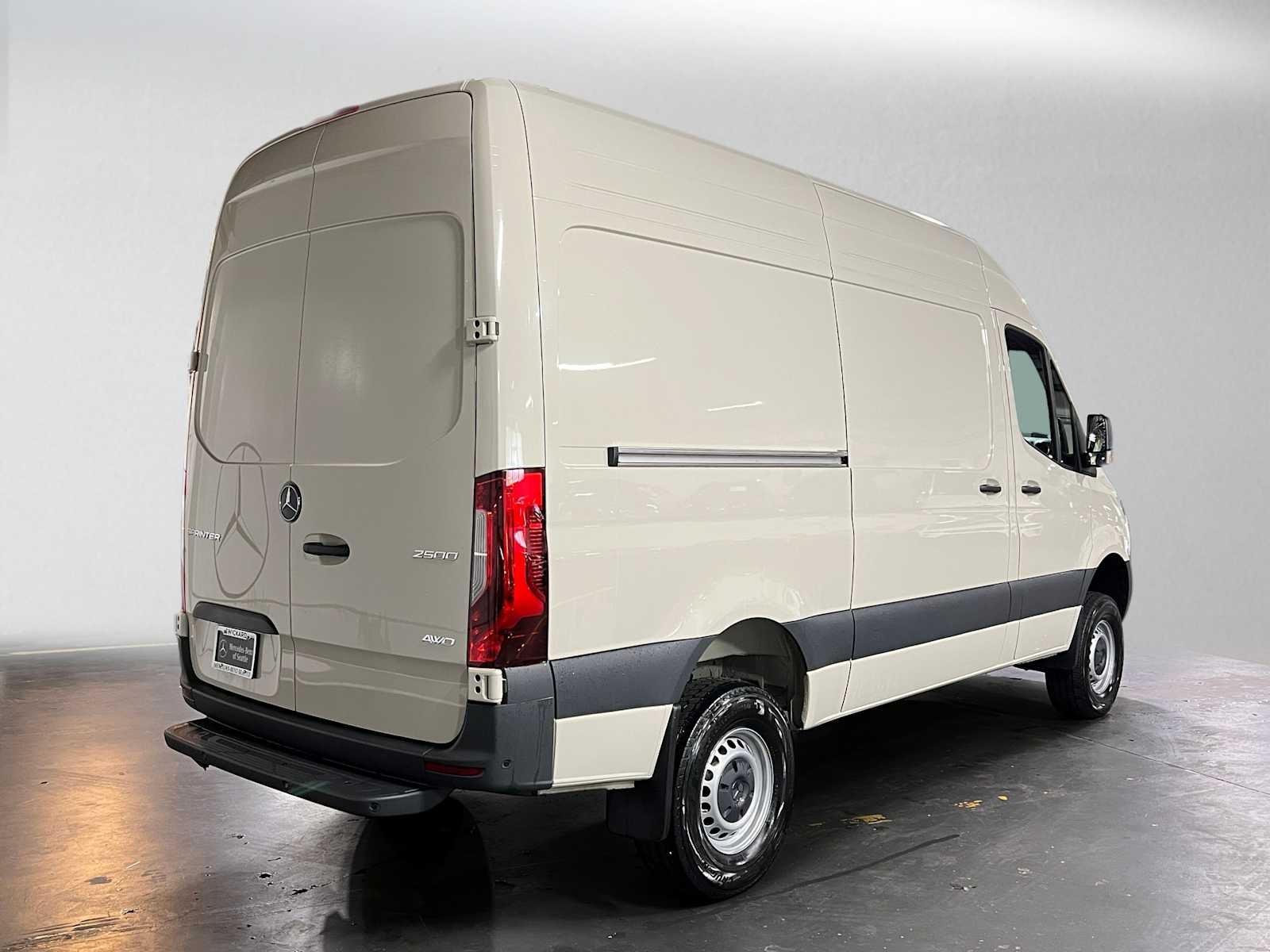 2026 Mercedes-Benz Sprinter 2500 Standard Roof I4 Diesel HO 144 AWD