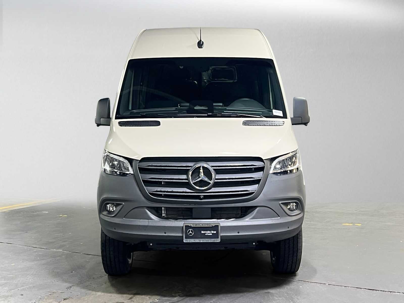 2026 Mercedes-Benz Sprinter 2500 Standard Roof I4 Diesel HO 144 AWD