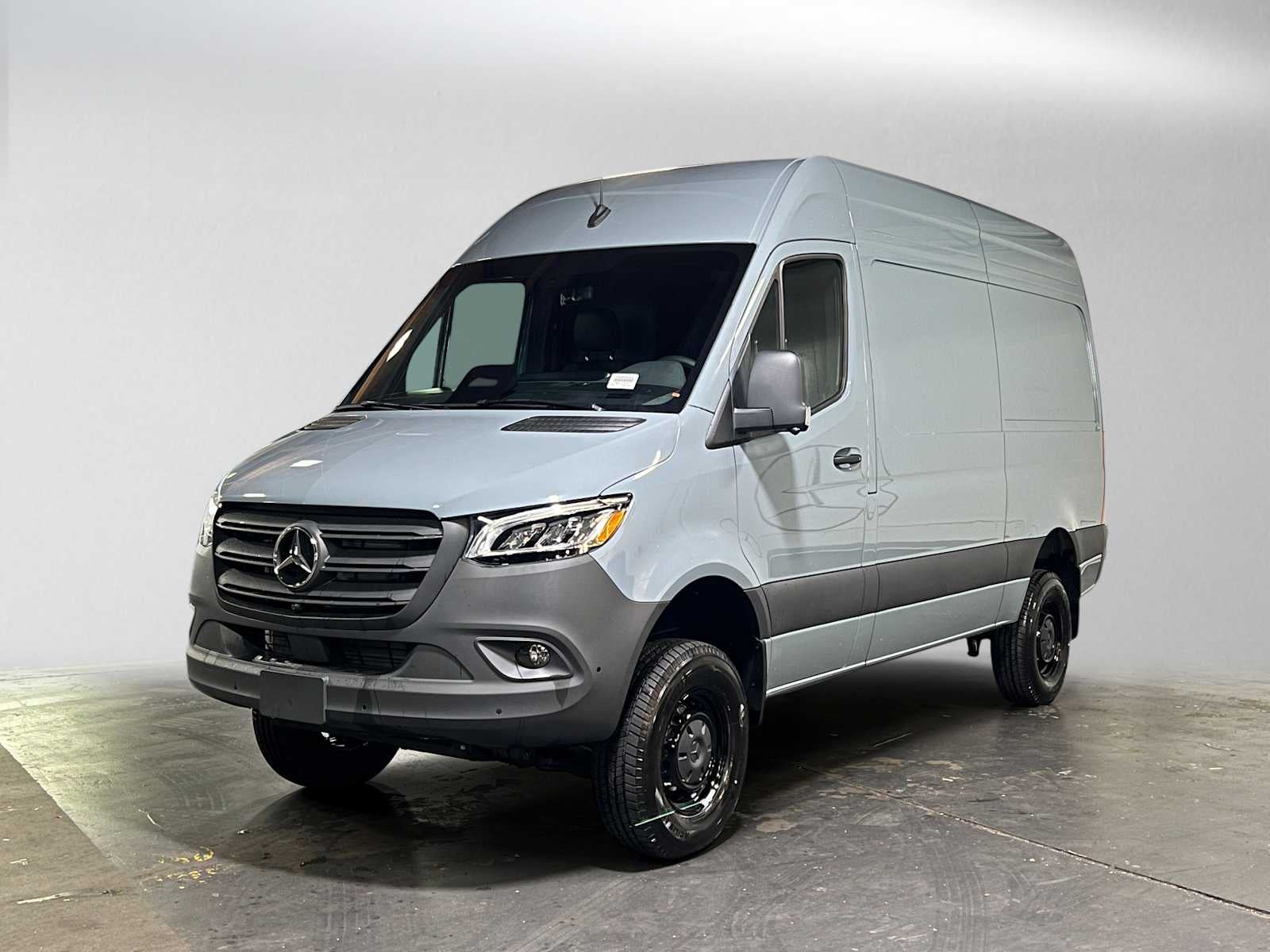 2026 Mercedes-Benz Sprinter 2500 Standard Roof I4 Diesel HO 144 AWD