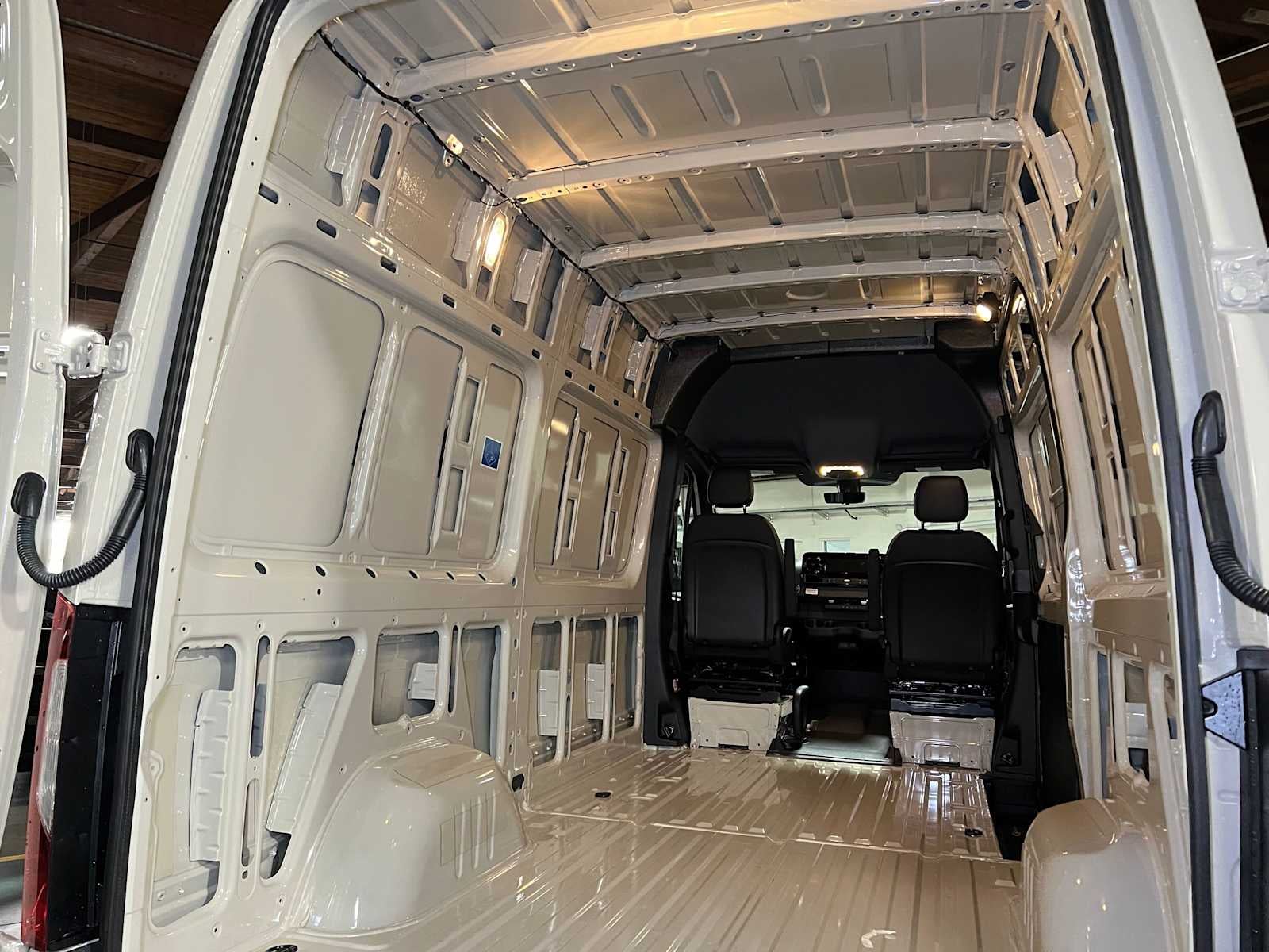 2027 Mercedes-Benz Sprinter Cargo 2500 Standard Roof I4 Diesel HO 144 AWD