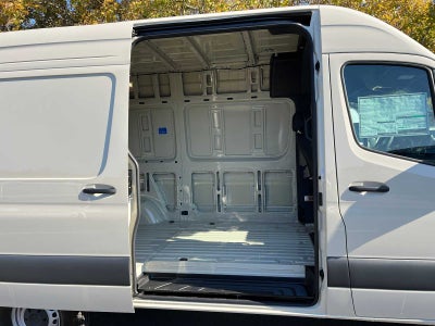 2027 Mercedes-Benz Sprinter Cargo 2500 Standard Roof I4 Diesel HO 144 AWD