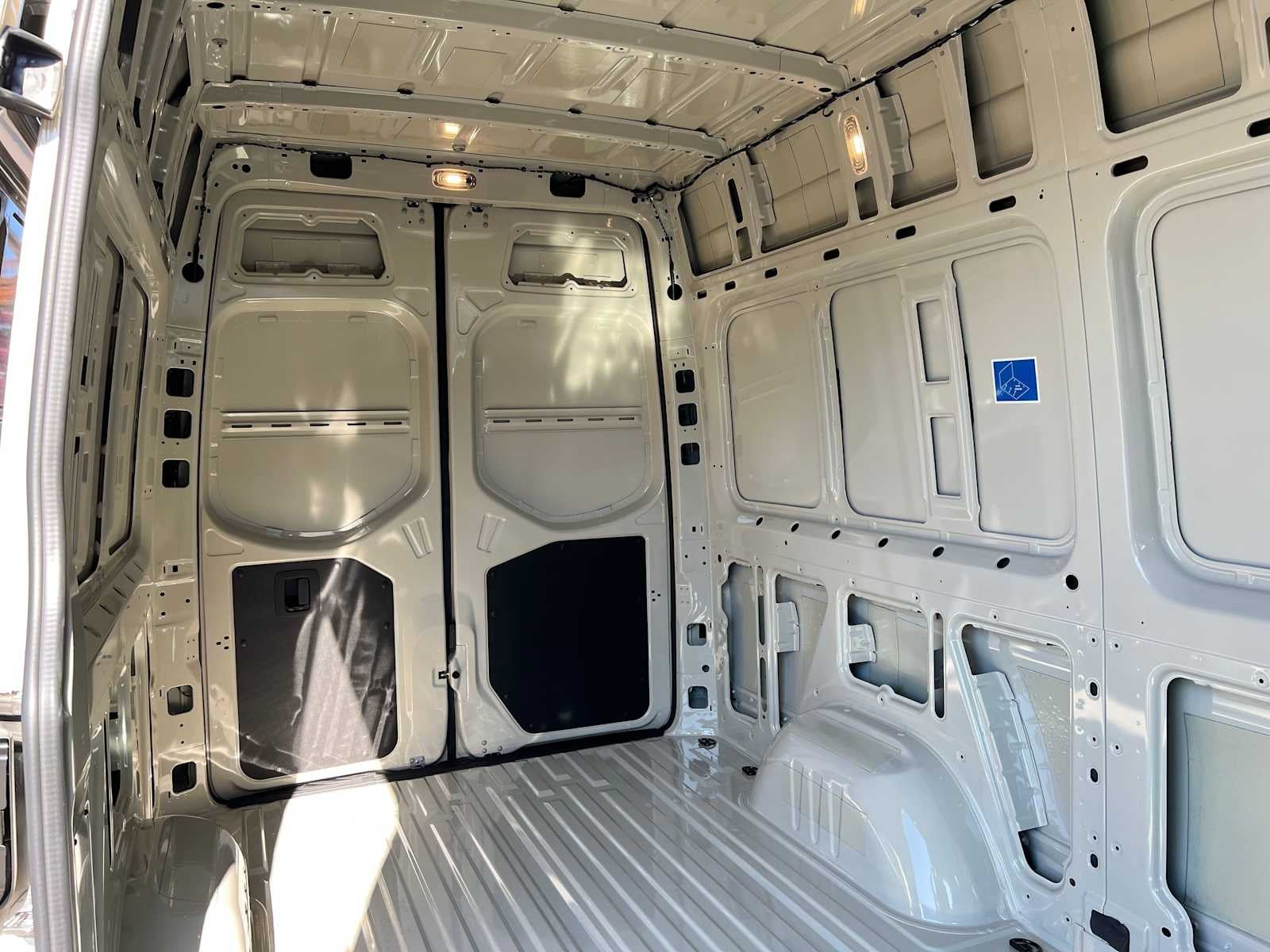 2027 Mercedes-Benz Sprinter Cargo 2500 Standard Roof I4 Diesel HO 144 AWD