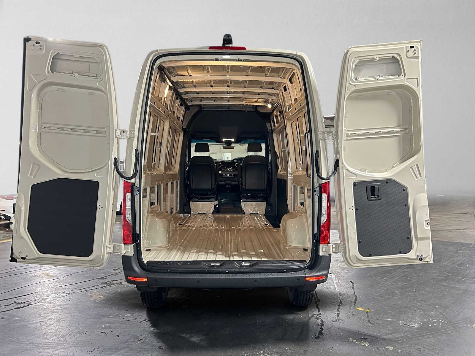 2026 Mercedes-Benz Sprinter 2500 Standard Roof I4 Diesel HO 144 AWD