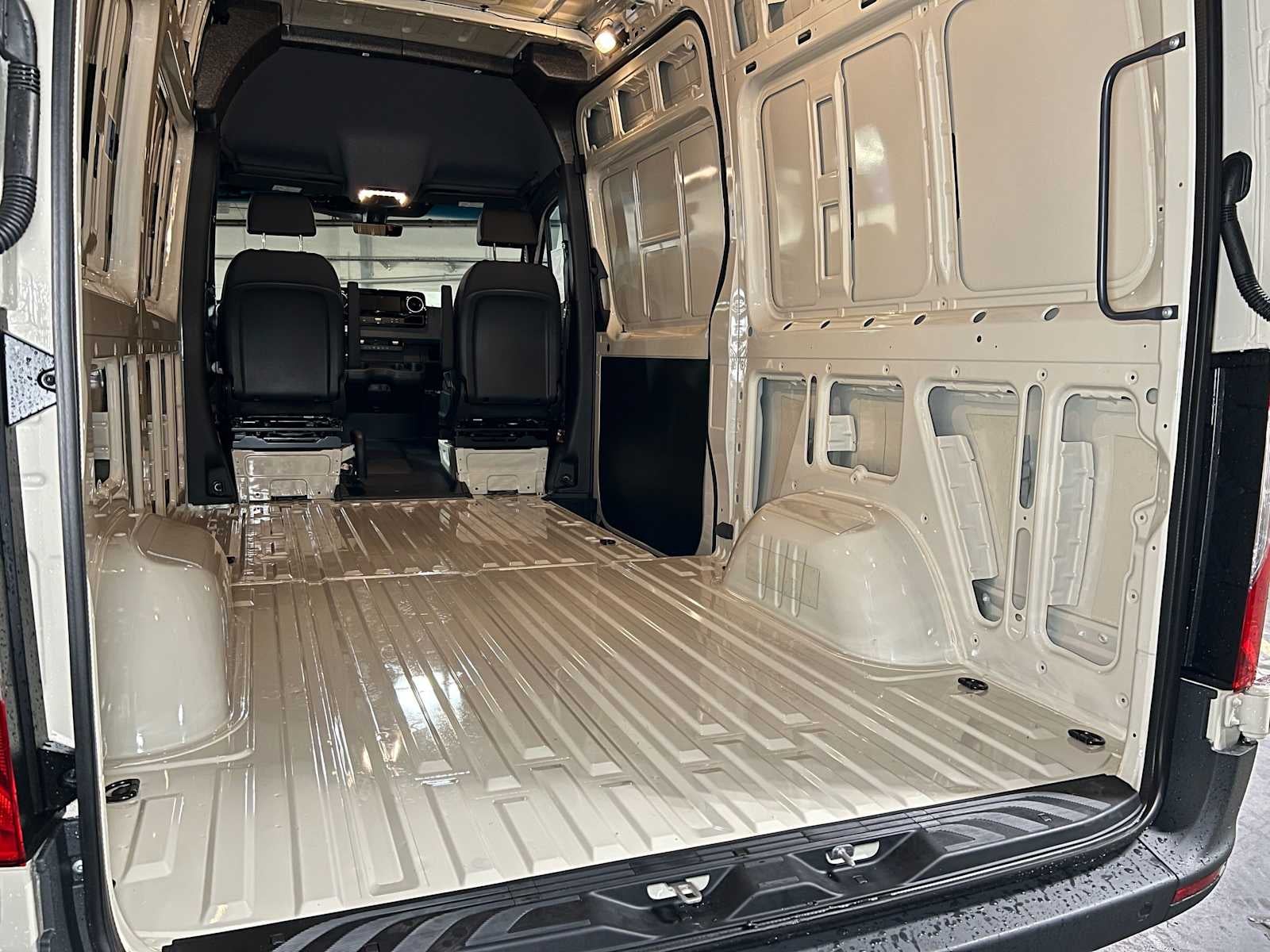 2026 Mercedes-Benz Sprinter 2500 Standard Roof I4 Diesel HO 144 AWD
