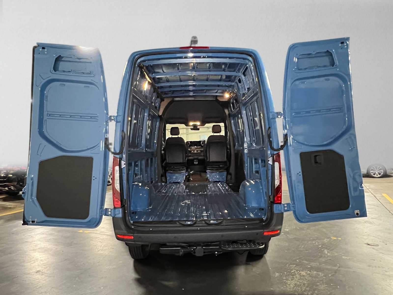 2027 Mercedes-Benz Sprinter Cargo 2500 Standard Roof I4 Diesel HO 144 AWD